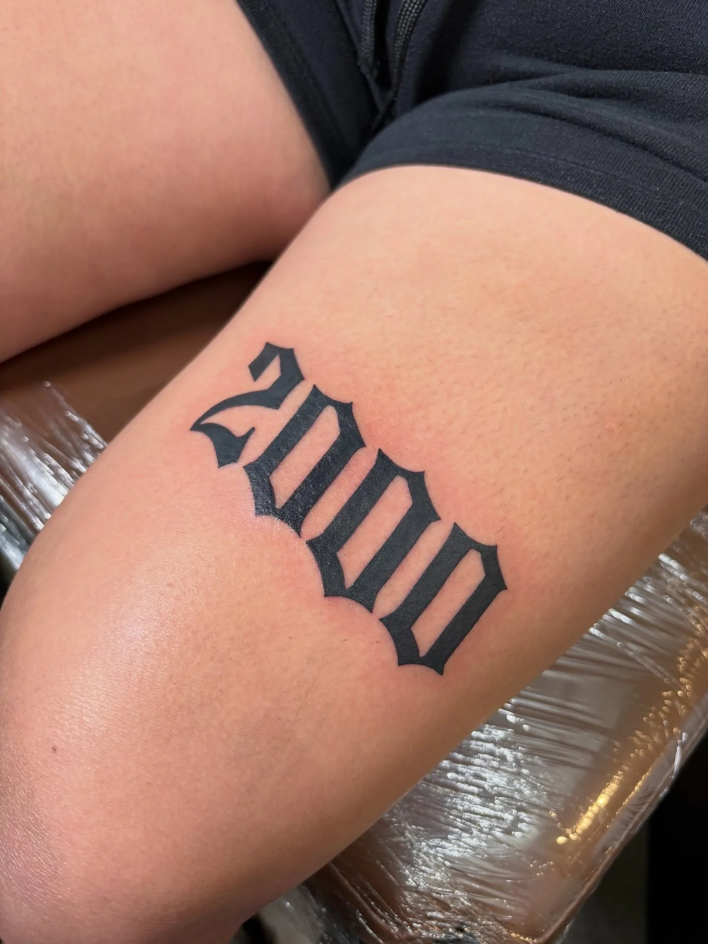 Photo/vid dump from this past weekend 💗

#ladianuchistattoos #finelinetattooartist #legtattoos #losangelestattooartist