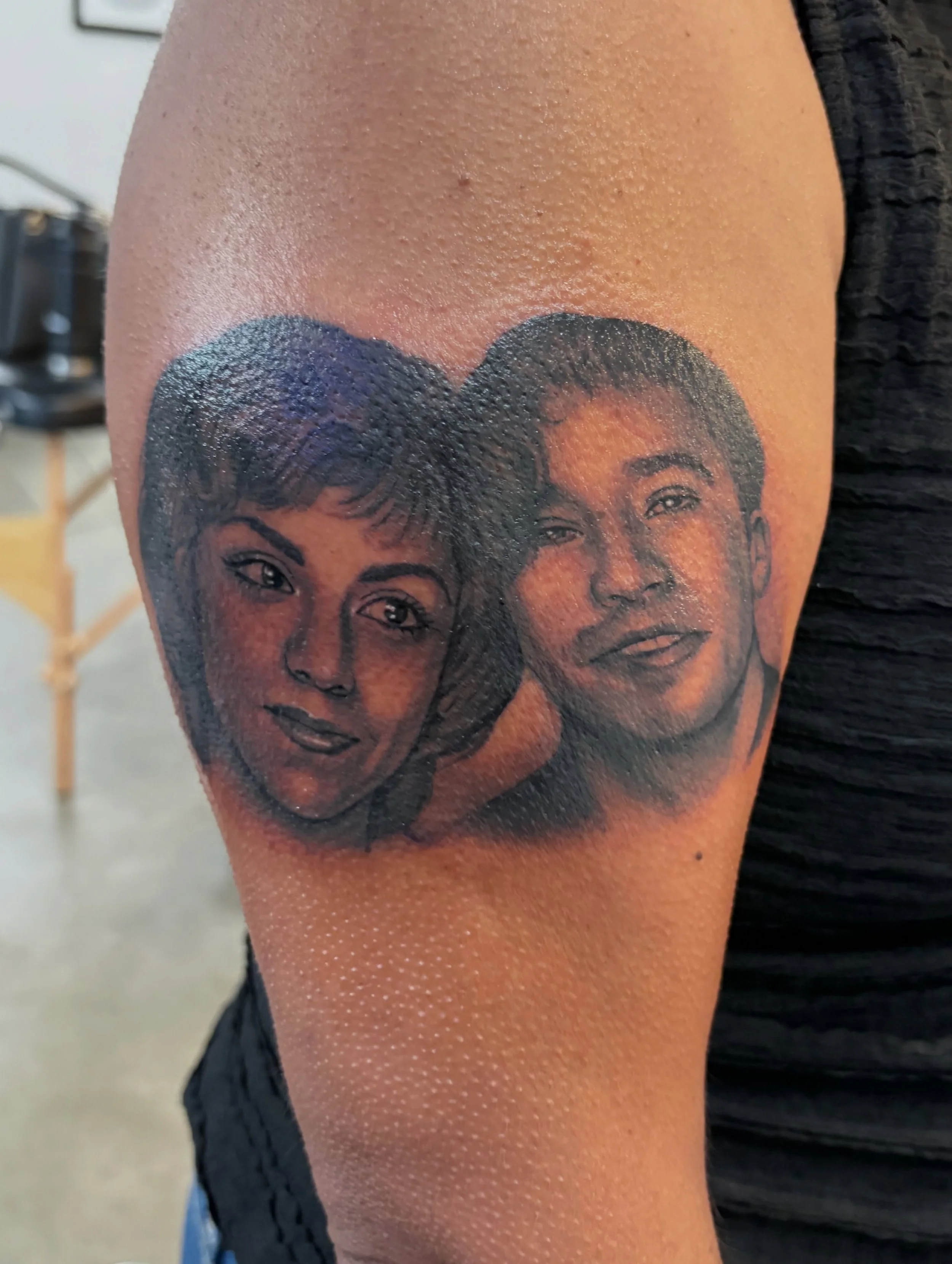 Portrait for Natalie 💗 
Swipe to check out the cutest original picture reference 🥰

#ladianuchistattoos