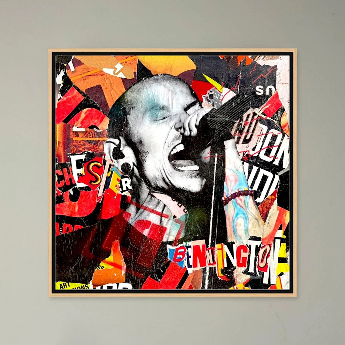 🎤 Chester Bennington
Raw voice. Real pain. Permanent energy. Every tear and texture carries the echo of his sound.   On display at @MomentumMusicSchool   Limited run Prints available at gennarostudio.com 
#GennaroStudio #MixedMediaArt #ChesterBennin