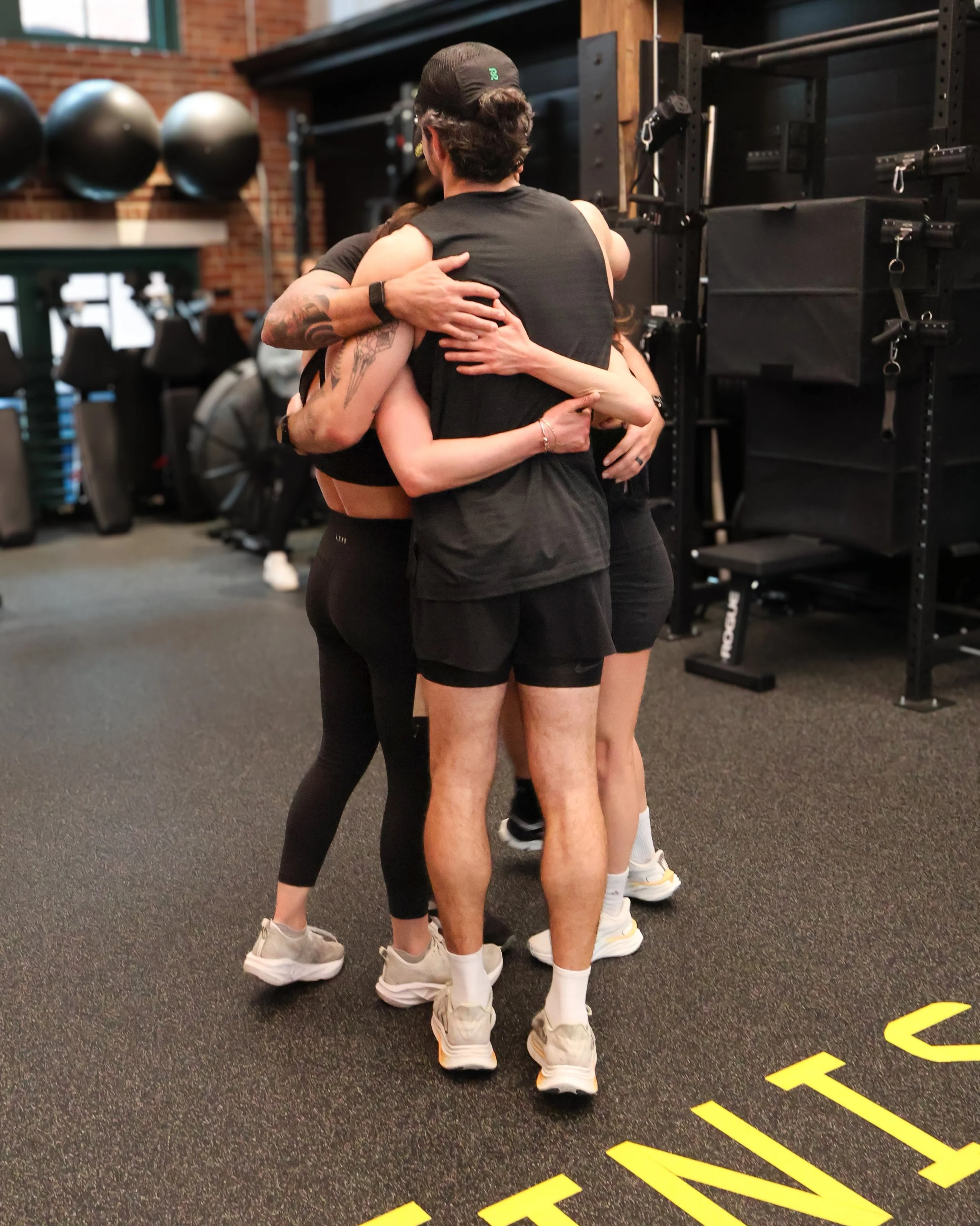 community
/kəˈmyo͞onədē/

A community is a social unit of individuals connected by shared characteristics, interests, geography, or values. It fosters a sense of cohesion and belonging through mutual interaction, identity, and support.

📸 @jaime.jla