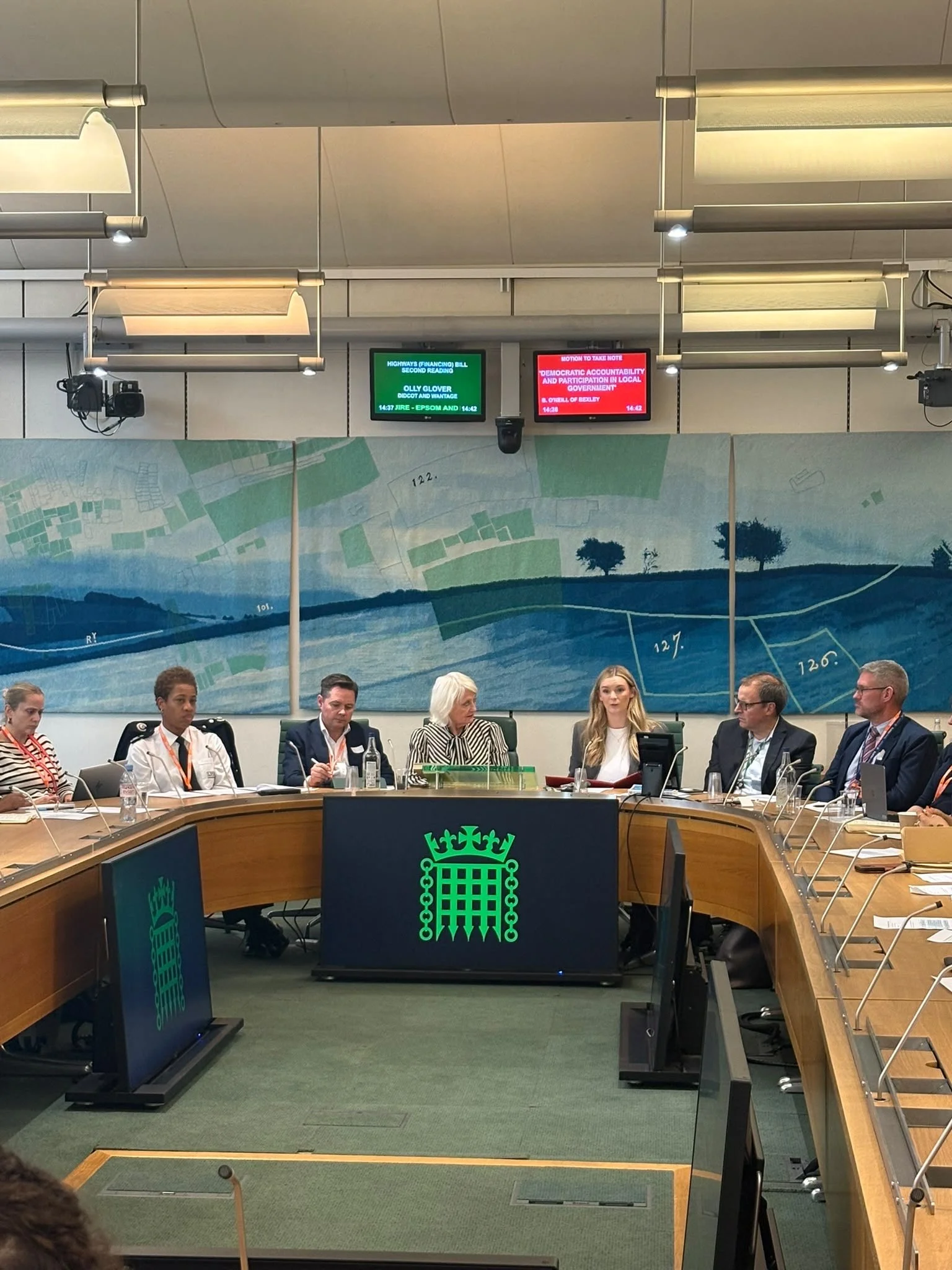 Siobhain hosts a parliamentary roundtable on e-bike batteries.