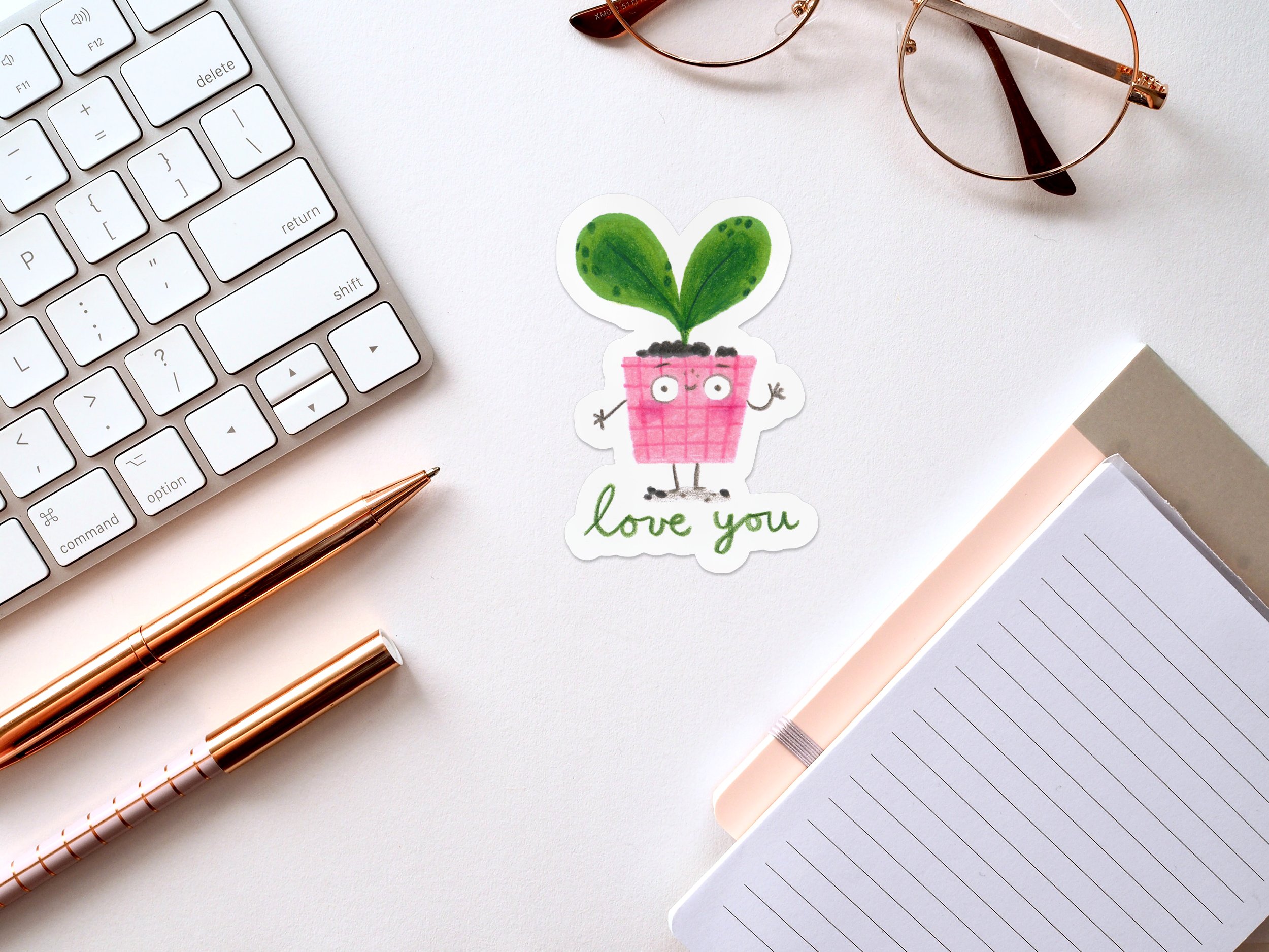 Plant love you sticker op bureau.jpg