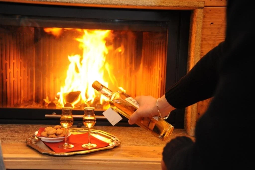 Il calore del fuoco e un buon digestivo.JPG