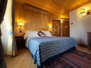 hotel laghetto brusson.jpg