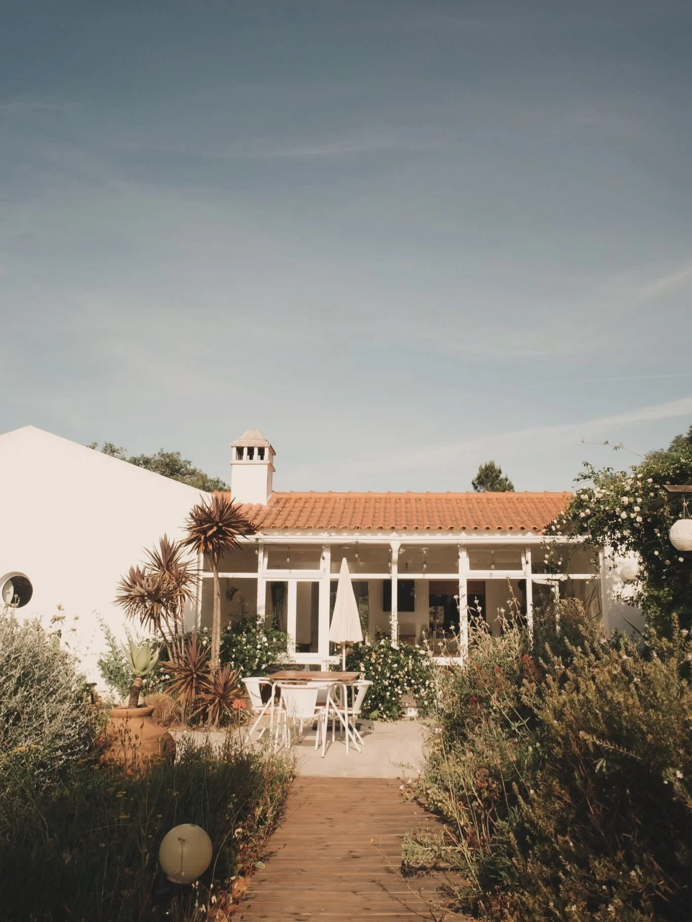 Why I&rsquo;ve returned to Lua Nua for 8 years and over 40 retreats with hundreds of guys from all over the world!

Most of the season Lua Nua is a spectacular boutique guesthouse, for me the best in Europe, that welcomes guests for a truly special h