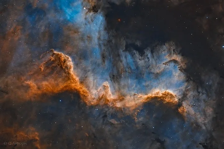 Image by @q_astropix
The Cygnus Wall
✨ 🌌 🔭 ✨ 🌌 🔭 ✨ 🌌 🔭 ✨ 🌌 🔭
Use #astromaniacmagazine to feature your astrophotography work 🪐 
Visit our website for Astro gear reviews, articles, and read the story of talented astrophotographers featured i