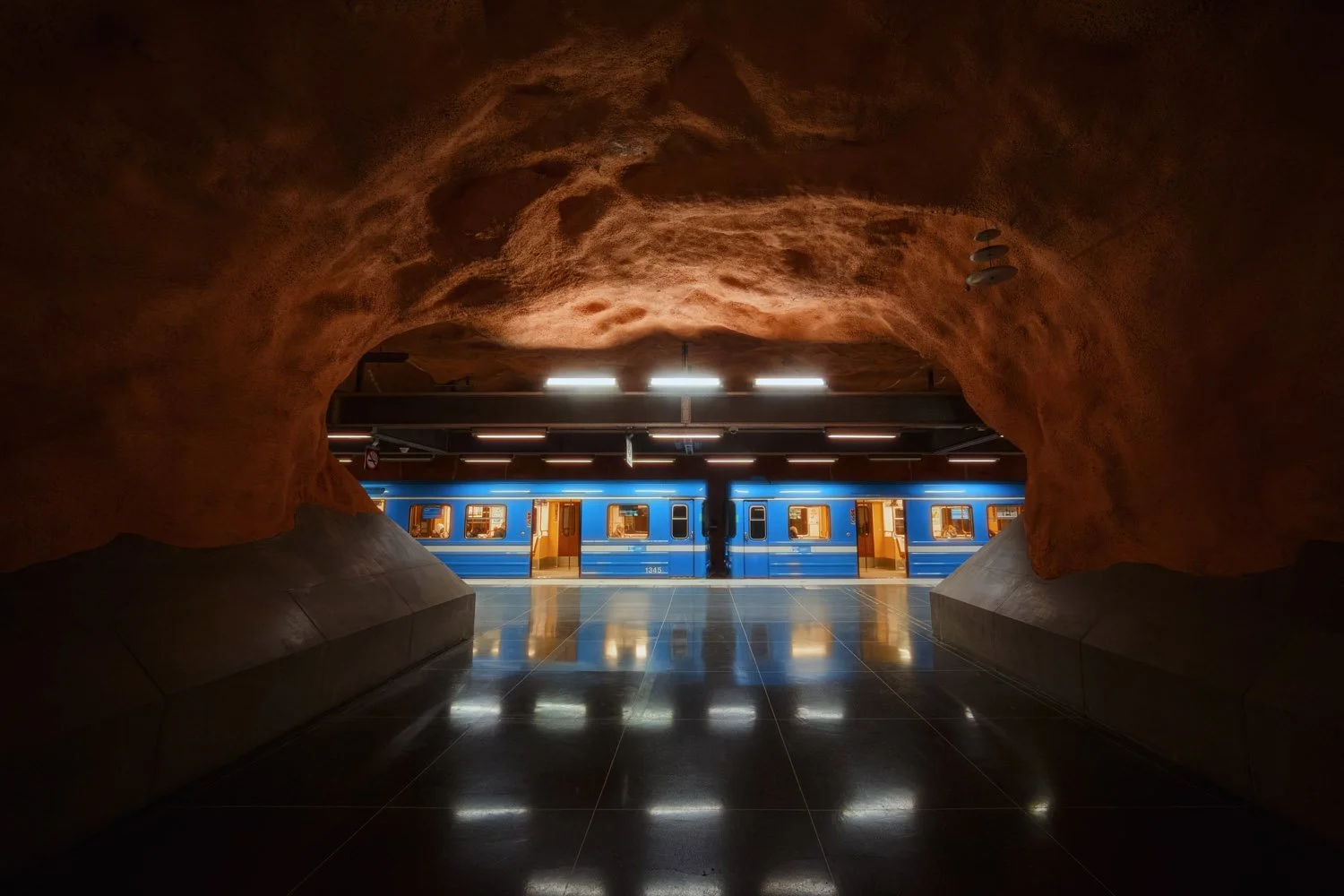 Stockholm subway 1.jpg