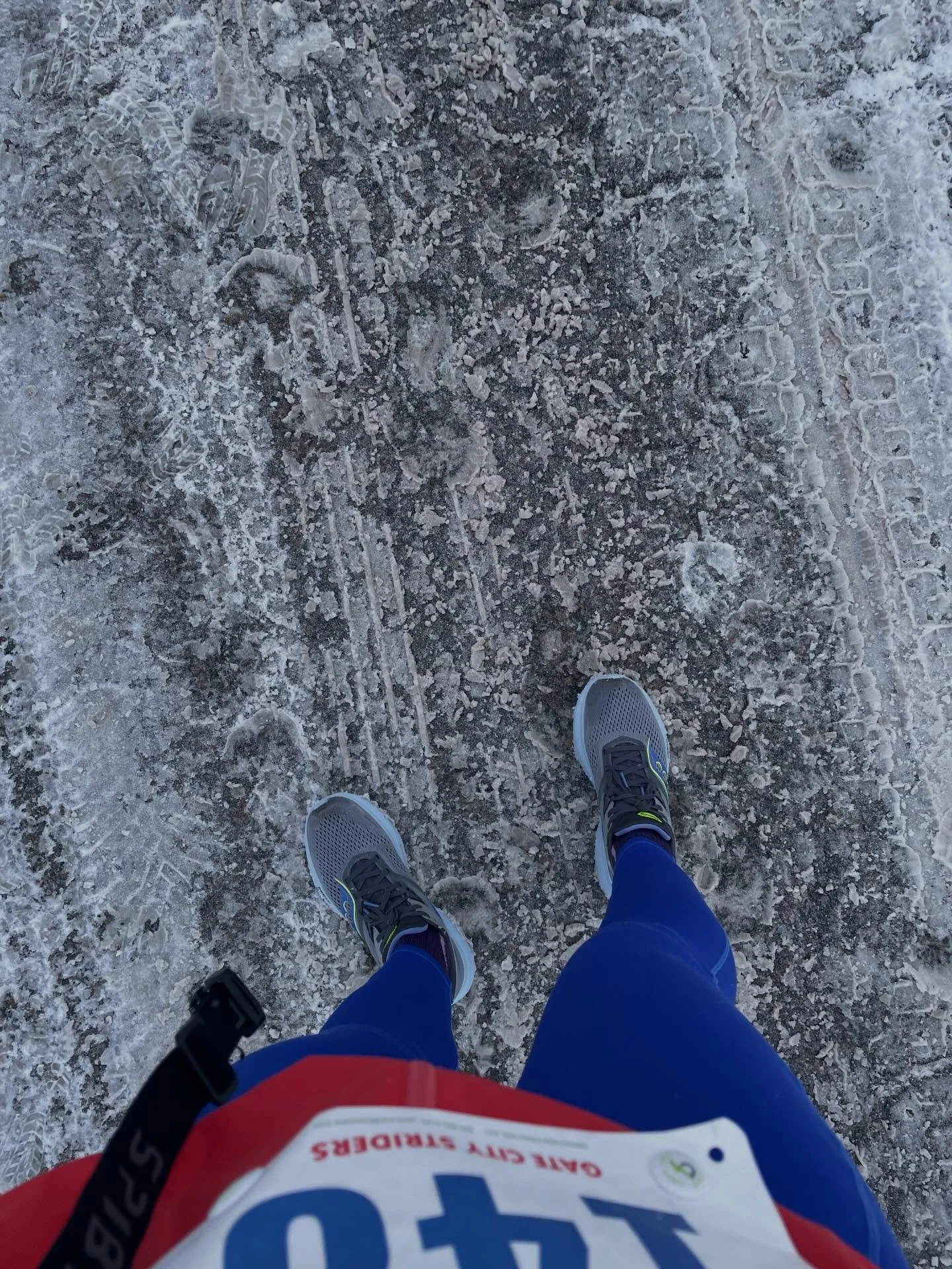 Run 3 of the year, and race 1 of the year. Signed up for a local 6 race series. So much fun!! 
Thanks @gatecitystriders 
The roads were snowy and slick, but it was so pretty. 
Now it&rsquo;s time to organize and regroup for the week
🎨📚☕️🎨📚☕️

#ru