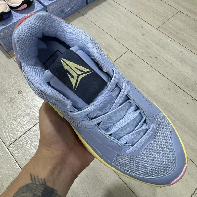 kobe 3 protro06.jpg