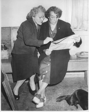 Town Hall, voting day, 1940s