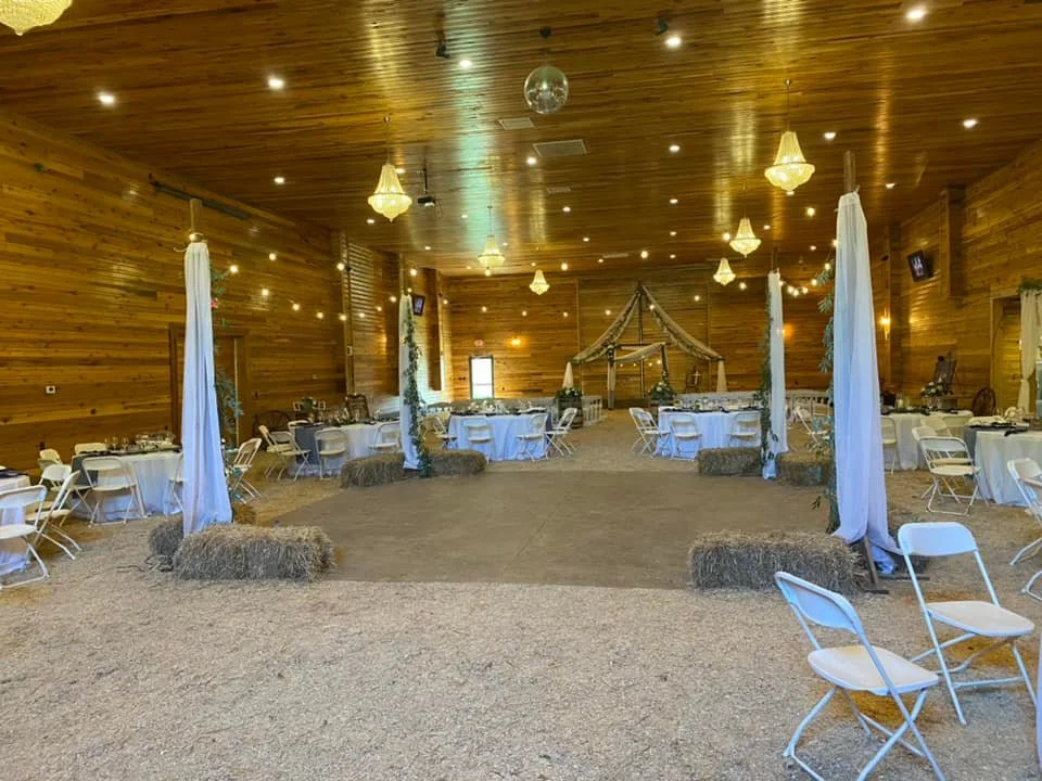 barn wedding.jpg