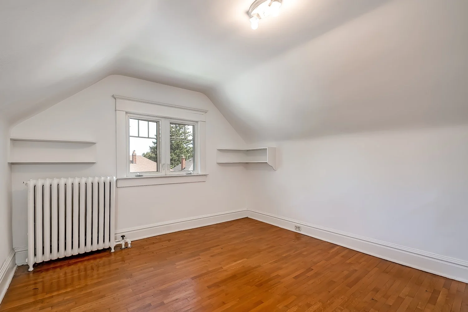 100 Belcourt Rd 056.jpg