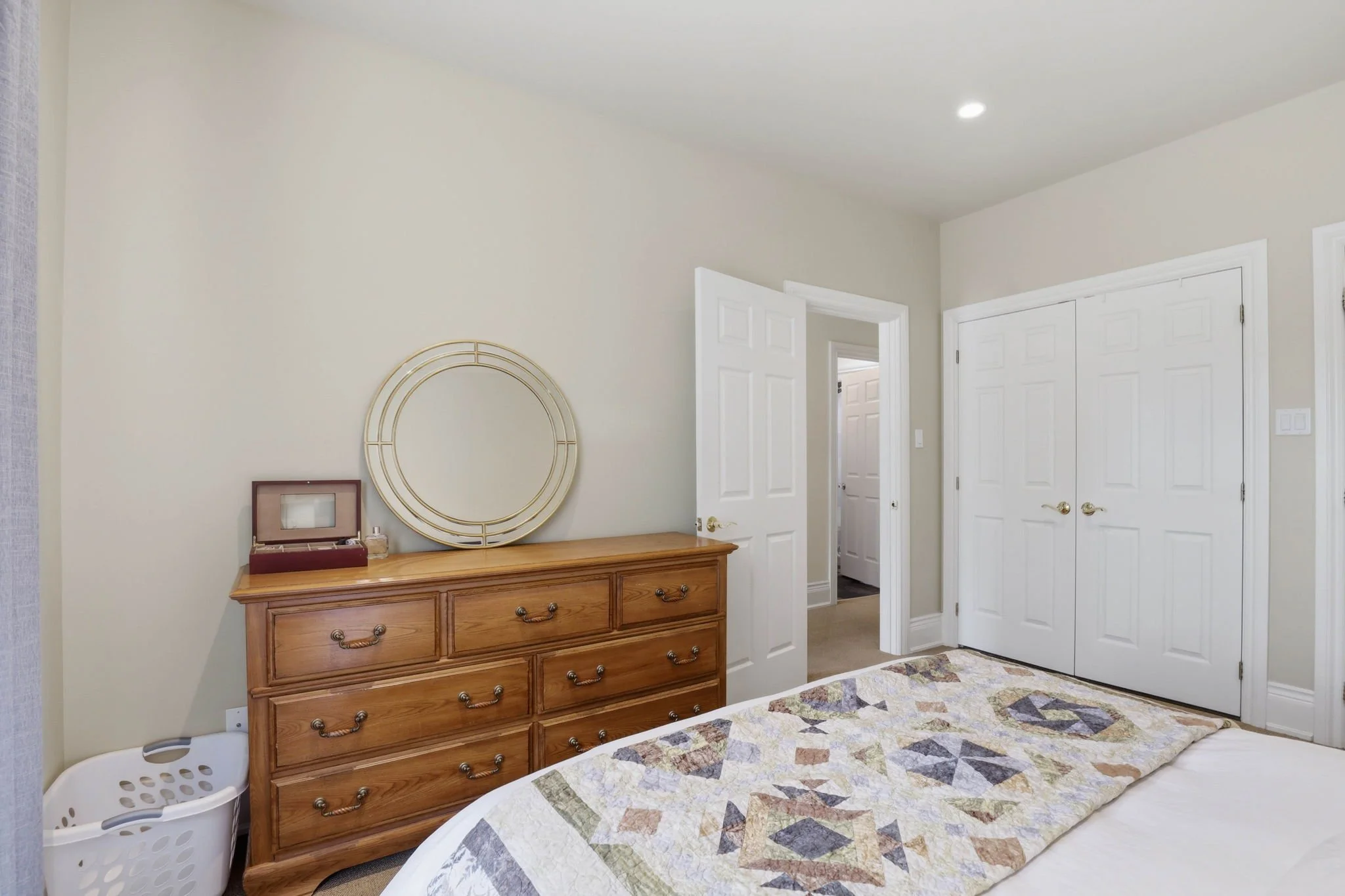 24-web-or-mls-39 Craig Street - Upper - Final Listing Photo-15.jpg