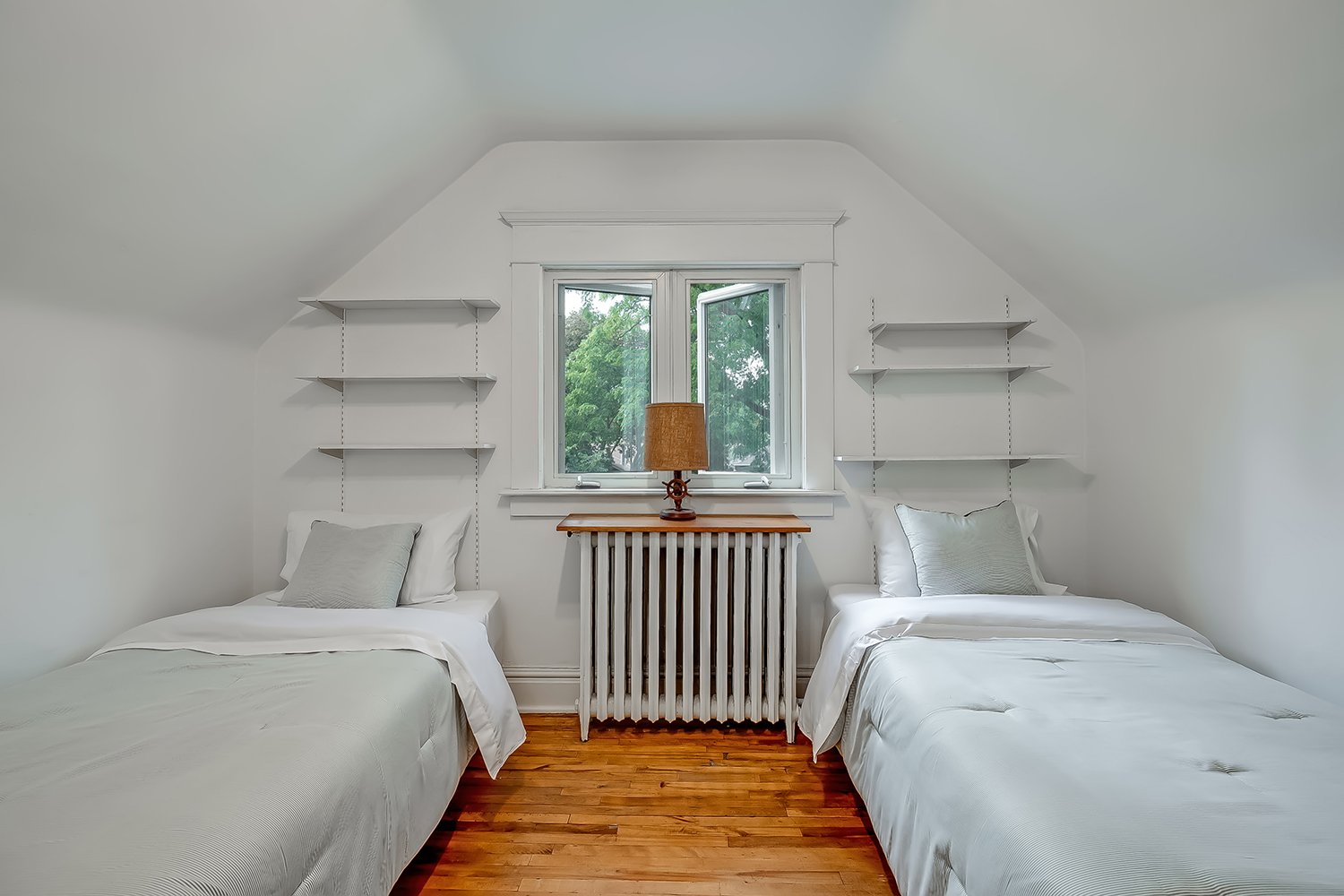 104 Belcourt Rd 055.jpg