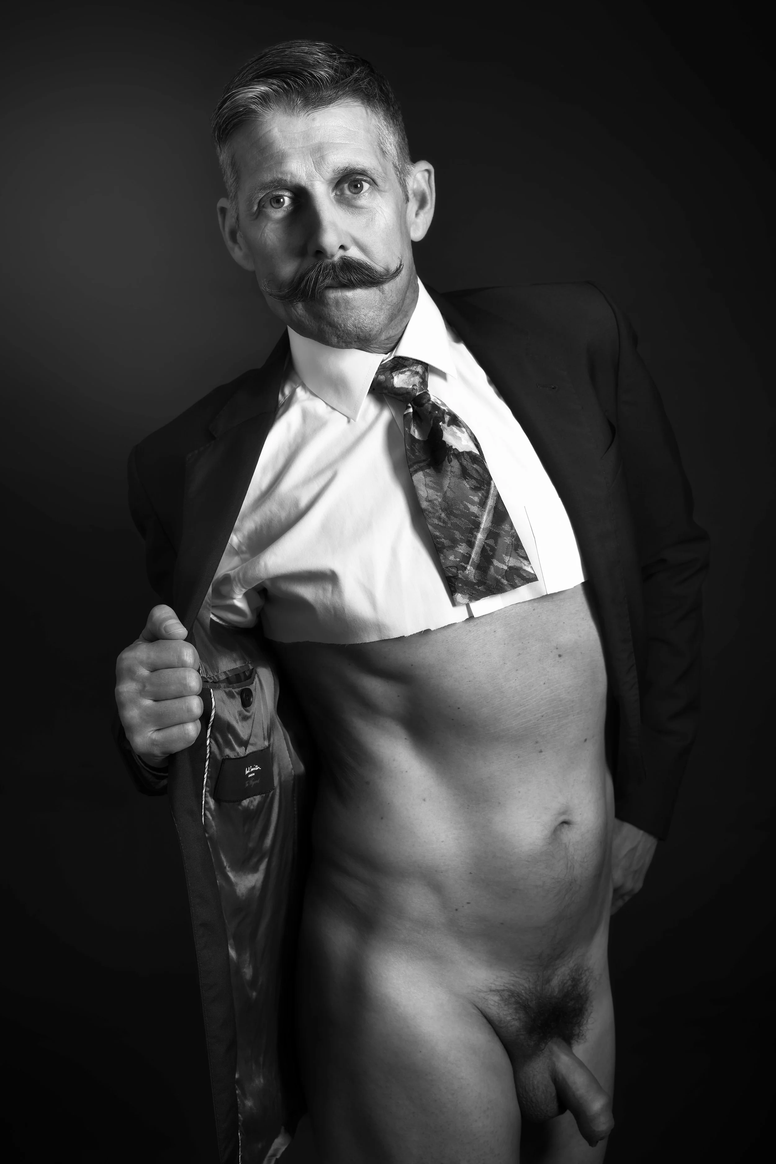 900 The Tailor DSC00617-Mono.jpg