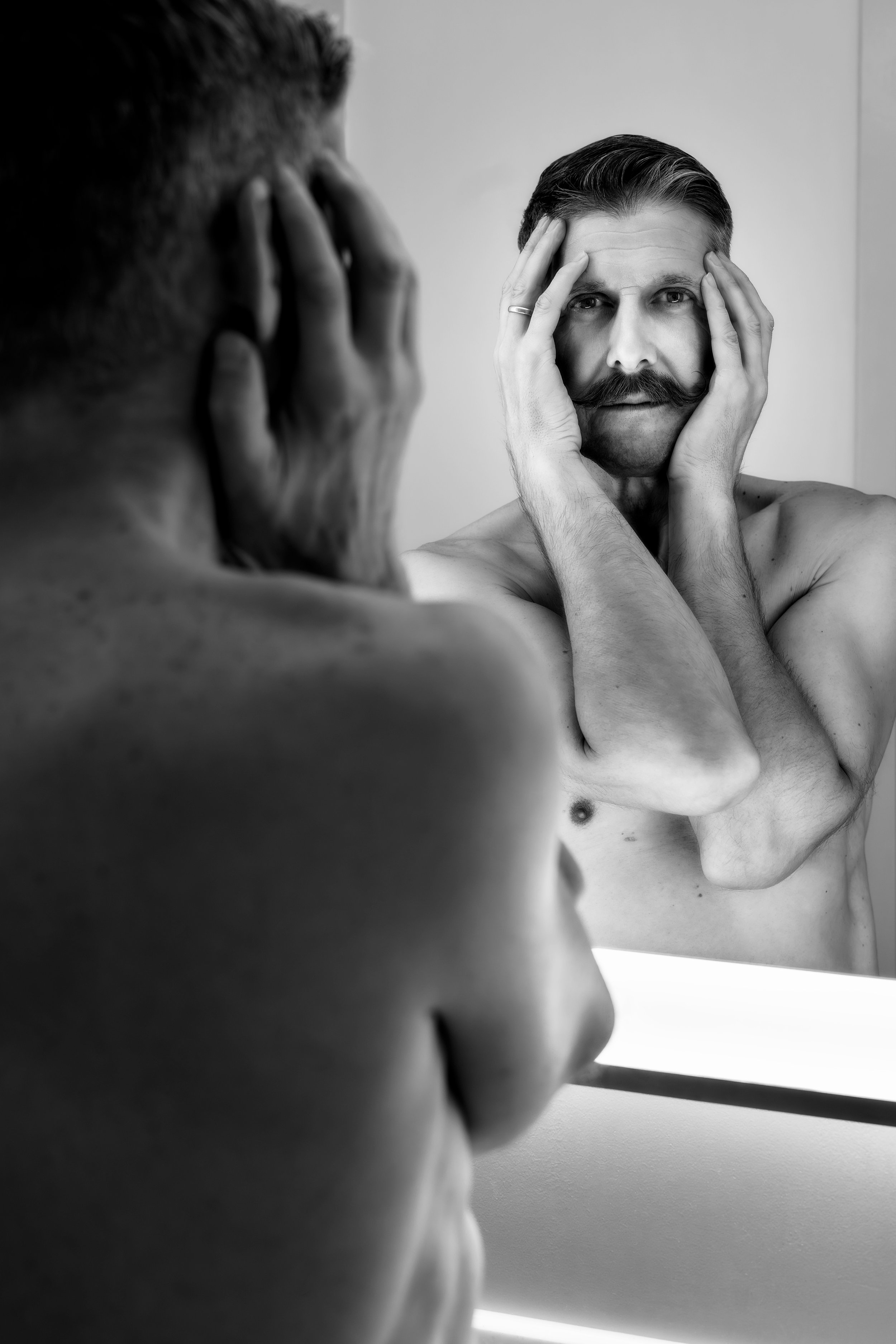 900 Mirror, Mirror DSC08061-Mono.jpg