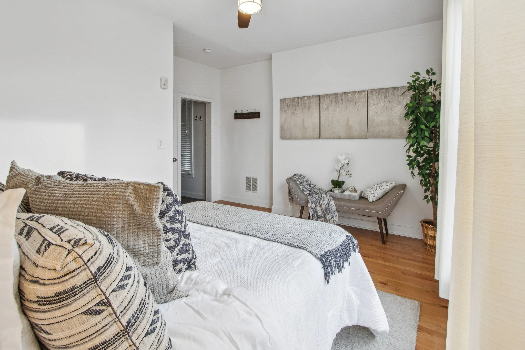 Bedroom Angle 3-4_1.jpg