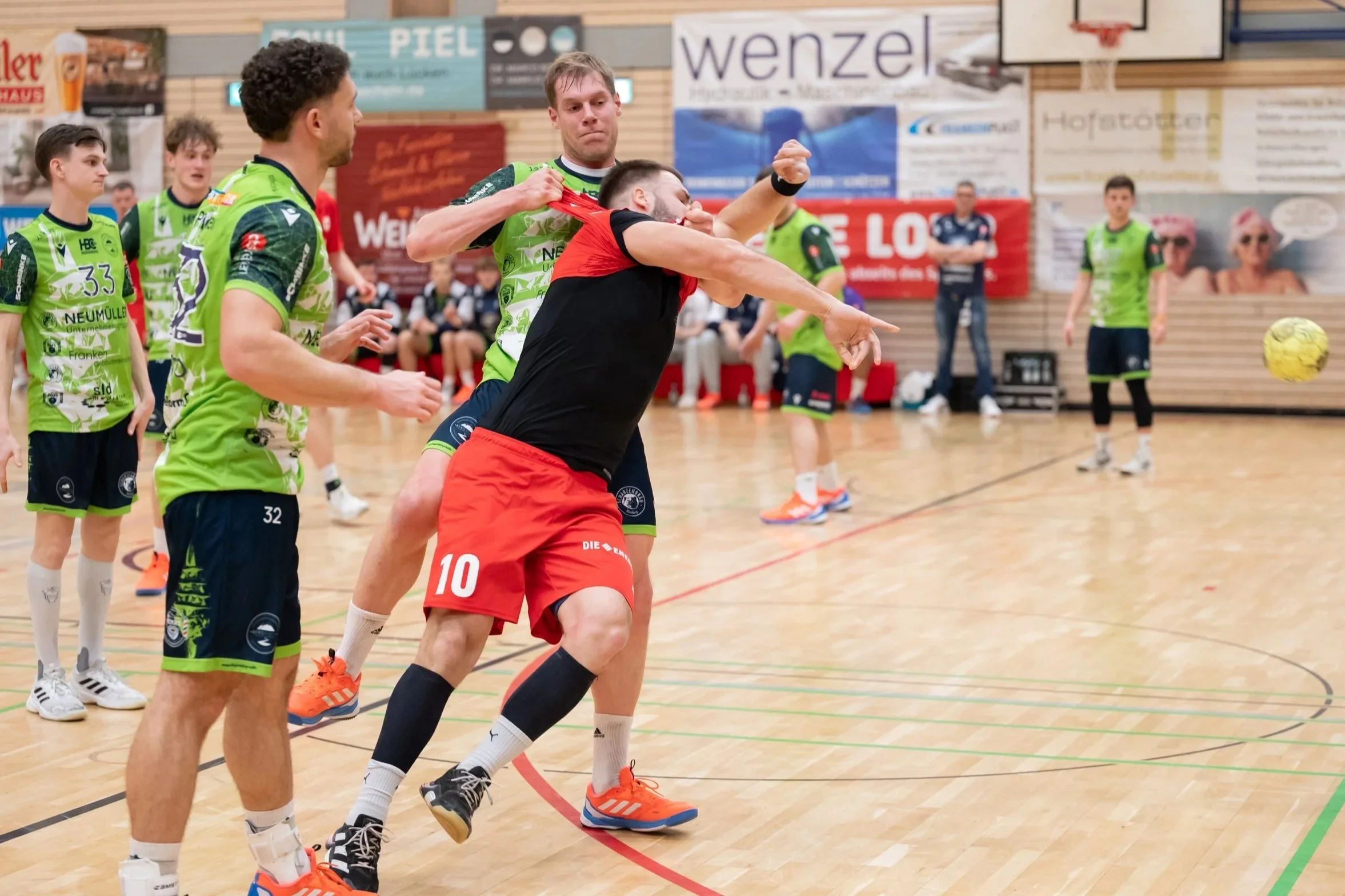 Spannung bis zur letzten Sekunde – Füchse Siegen Gegen HBC Nürnberg