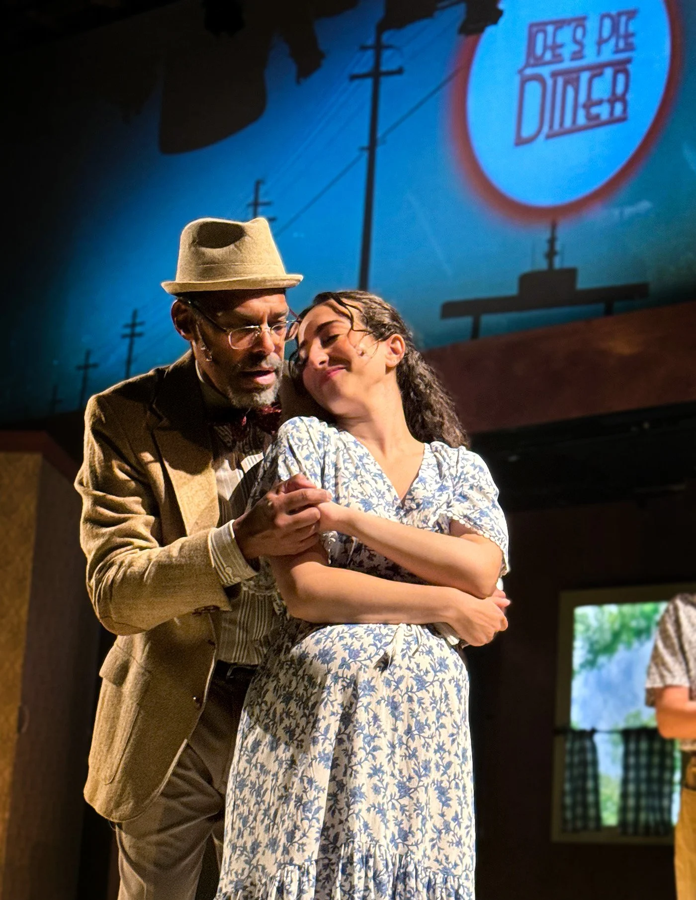 Waitress (Jenna Hunterson)