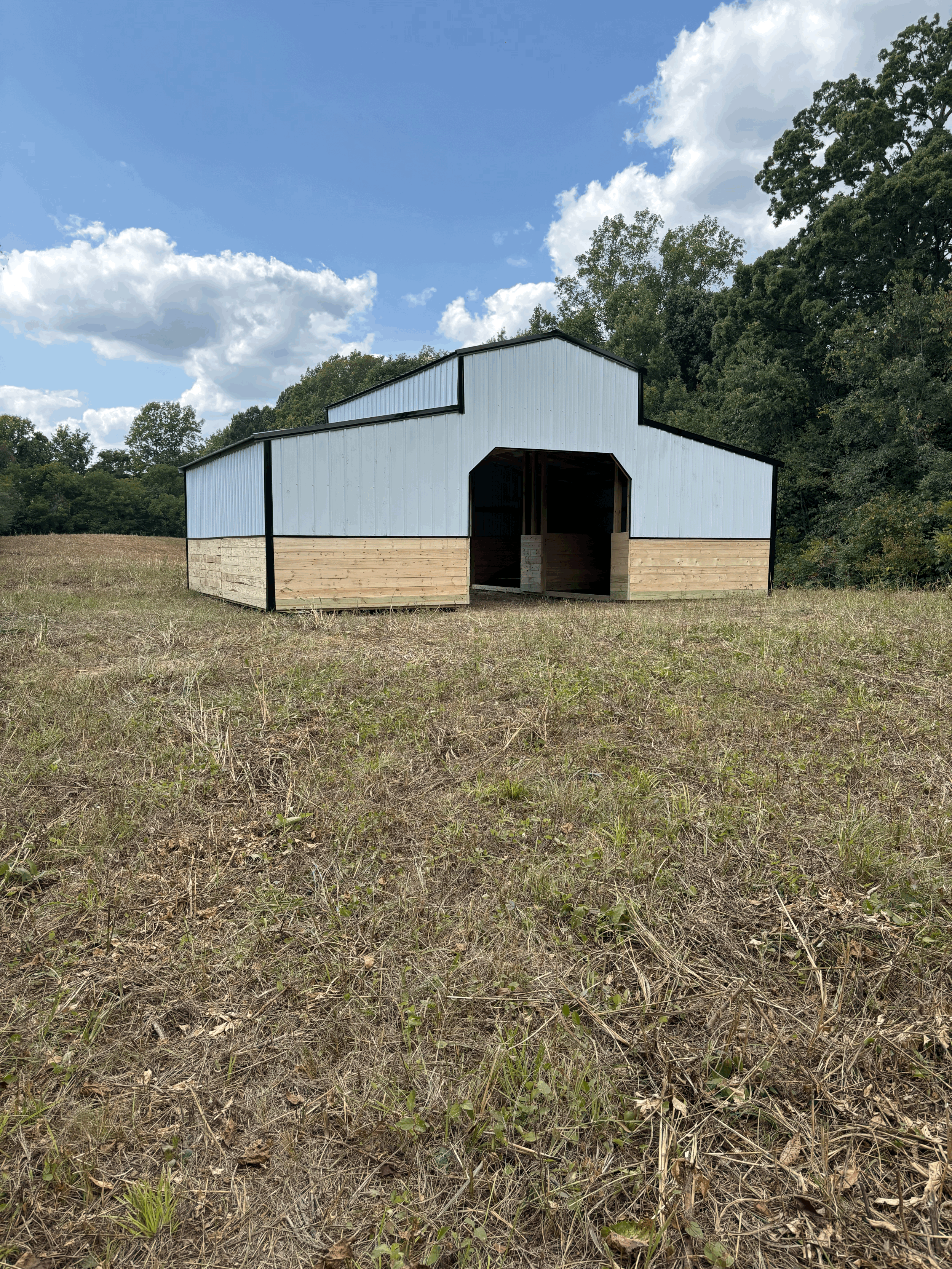 Center Aisle Horse Barn
