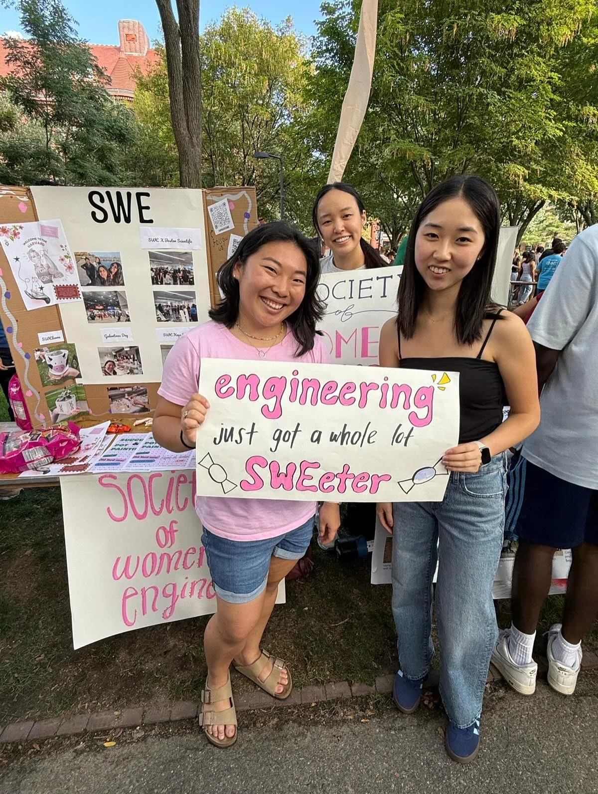 💫 Thank you to everyone who visited our booth at the Student Organization Fair on Friday. We had such a great time meeting all of you and look forward to seeing you guys at our future events. 

If you are looking forward to getting your first taste 