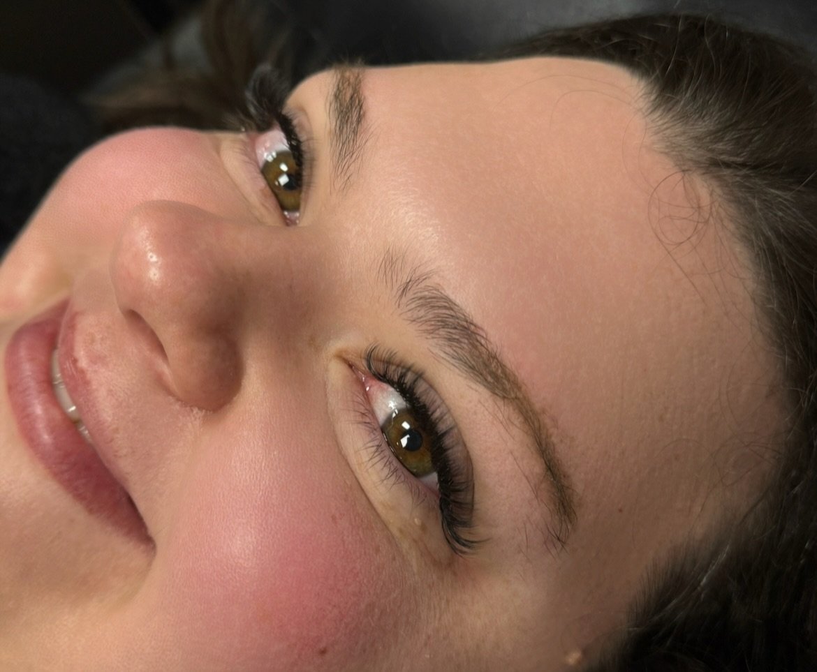 Smiles like this are our favorite 🥹🤍 Volume Set by @mars.the.esthi ❄️

Book today &amp; treat yourself 🫶

#njlashes #njlashartist #volumelashes #centralnj #sayreville