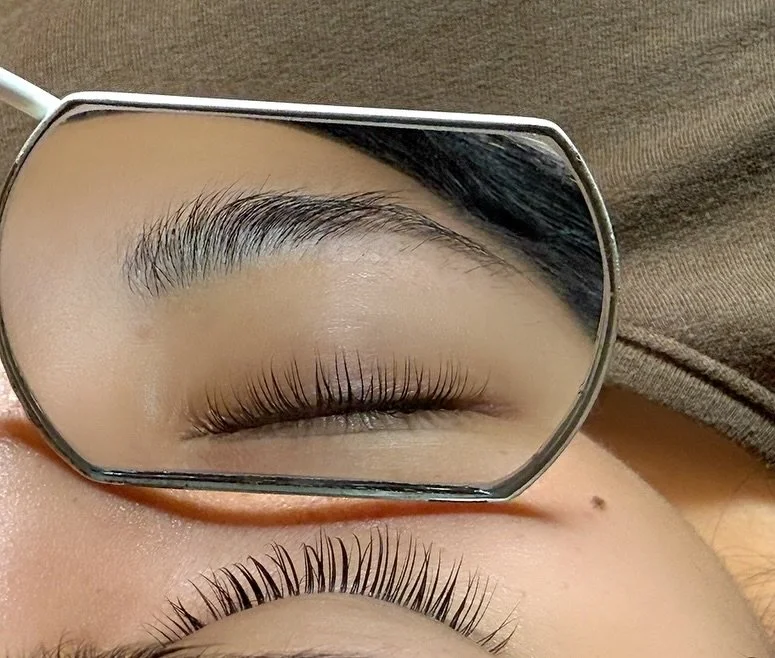 Korean lash lifts look like extensions. Is it just me? The curl? Gorgeous. Softness? Perfection. Thickness? Fuller than when we started. 

Incredible results from @mars.the.esthi 💕🫶

#koreanlashlift #njsalon #pinkcollar #lifting #njlashartist