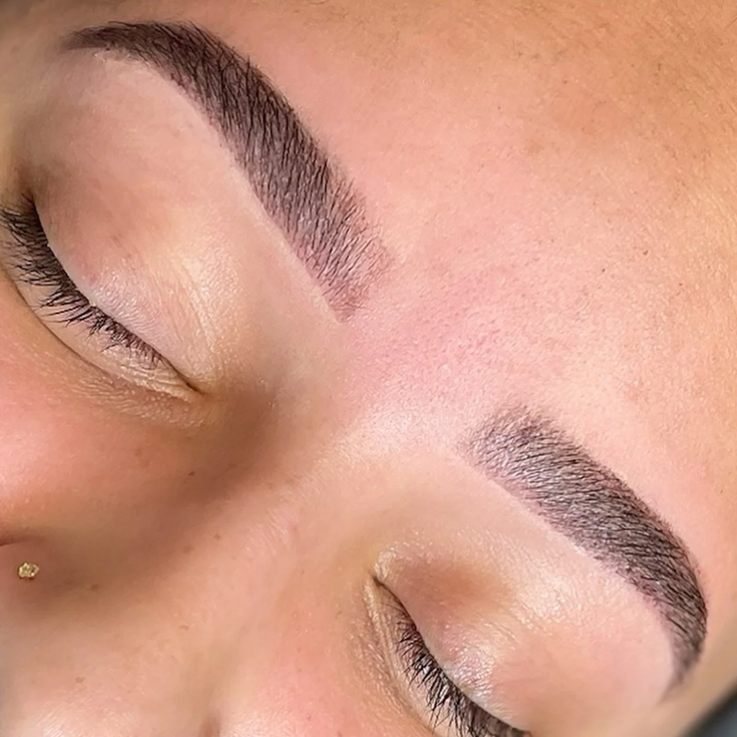 Brow Wax + Tint ❤️&zwj;🔥 &ldquo;Do you have time to do my brows before I go?&rdquo; - Fran taking care of her girls at LBL 🫶 

#blessedwiththebest❤️ 
💻 Book Online 24.7 &bull; Call/Texf 848.218.1830
💋 Sayreville, NJ

.
.
.
.
#njsalon #njbrows #pi