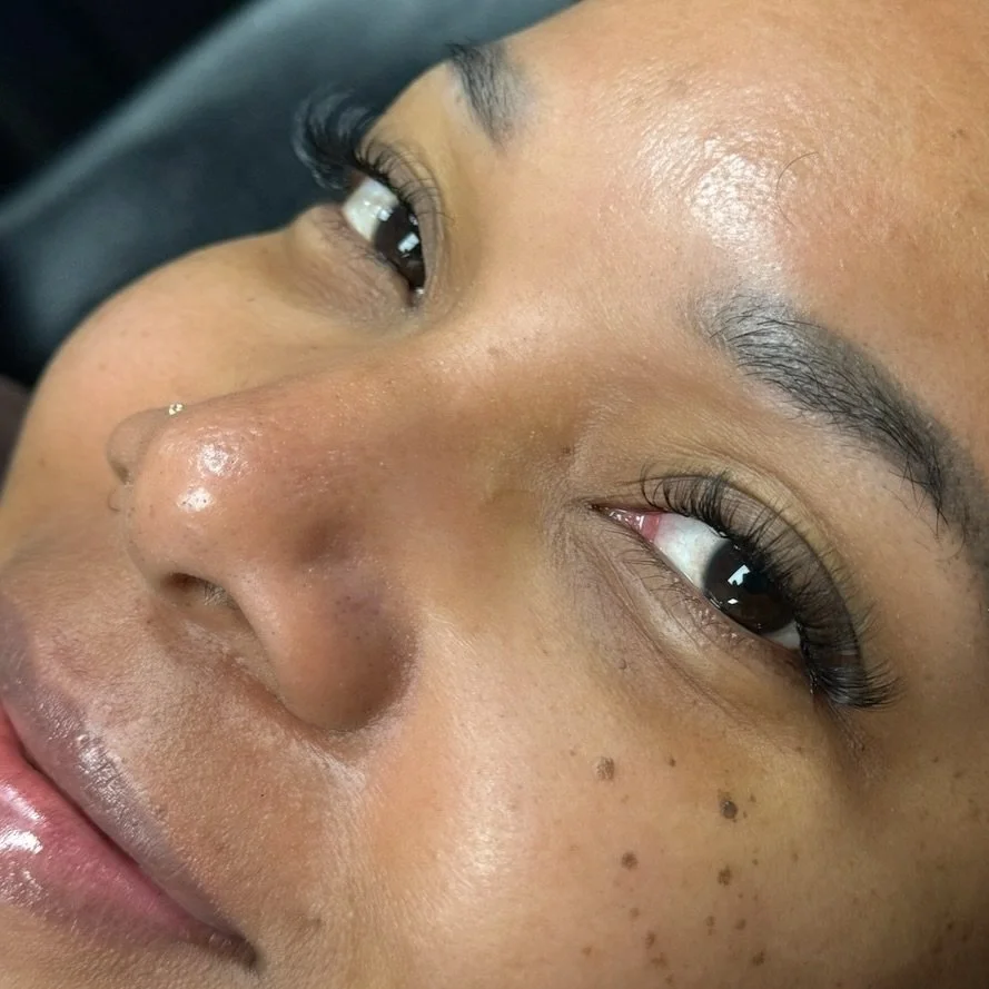 Hybrid Lashes are justtt perfect. Not too light, not too full, just right 👌 

💕 Lashes by Mary
💻 Book Online 24.7
📞 848.218.1830 Call or text 😉 

#njlashtech #njlashartist #njlashextensions #njsalon #pinkcollar