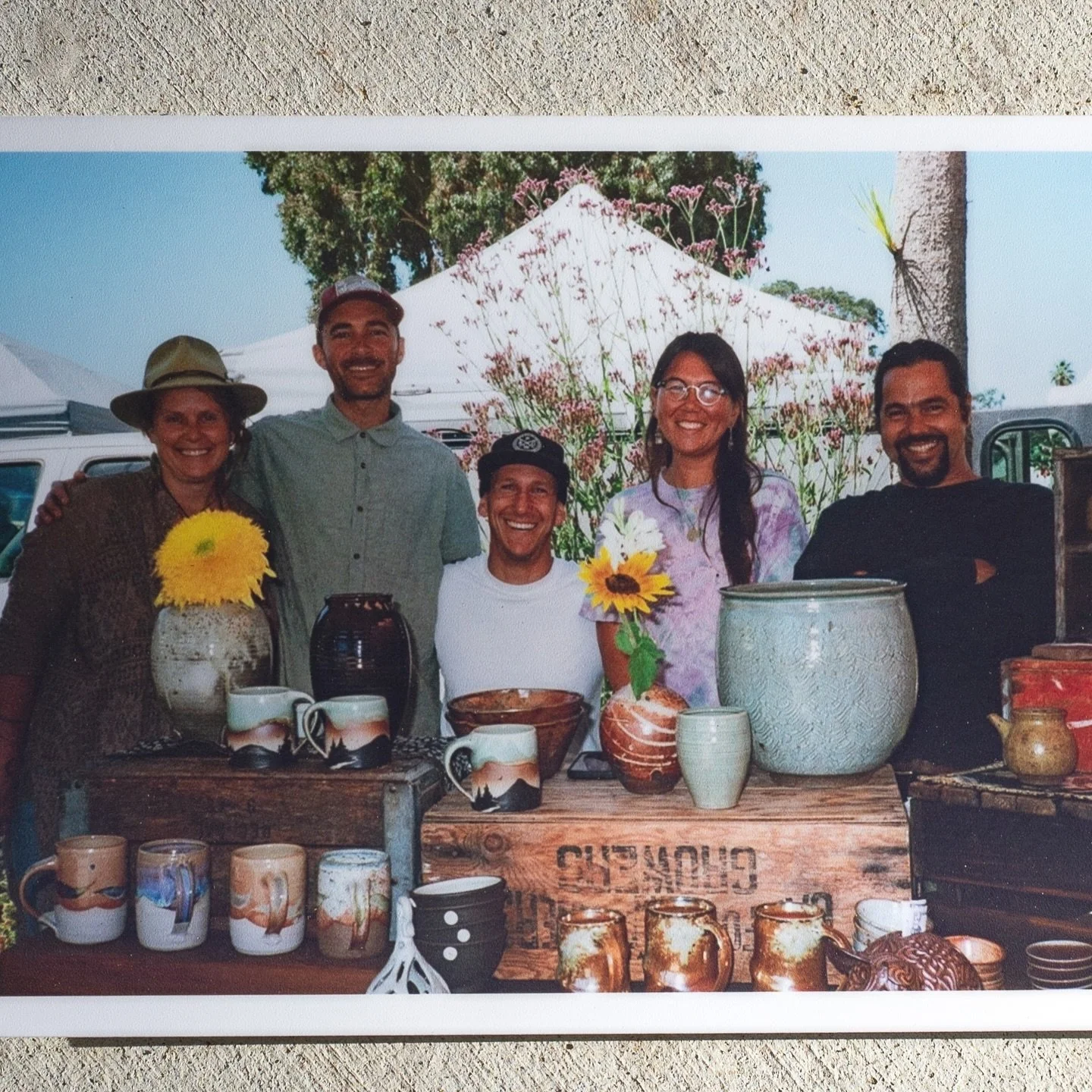 Santa Cruz Pottery Mafia - Summer 2024
&bull;
@tombhala 
@mysterypots 
@jasper_marino 
@yogir0se 
&bull;
&bull;
&bull;
#scpm #santacruzfarmersmarket #potterymafia #claycommunity