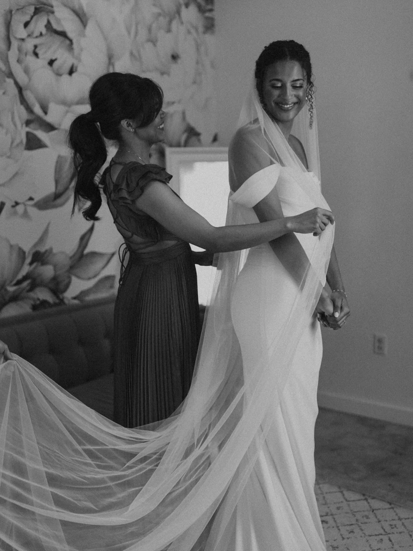 The people who make &ldquo;I do&rdquo; even sweeter. 🤍

Vendor Spotlight:
Photography: @joyandeverettephoto 
Bridal Beauty: @brushworx

🩵 : Brushworx: Hair &amp; Makeup
👰 : Weddings | Engagements | Events
💻 : www.brushworx.net
✨ : Book your compl