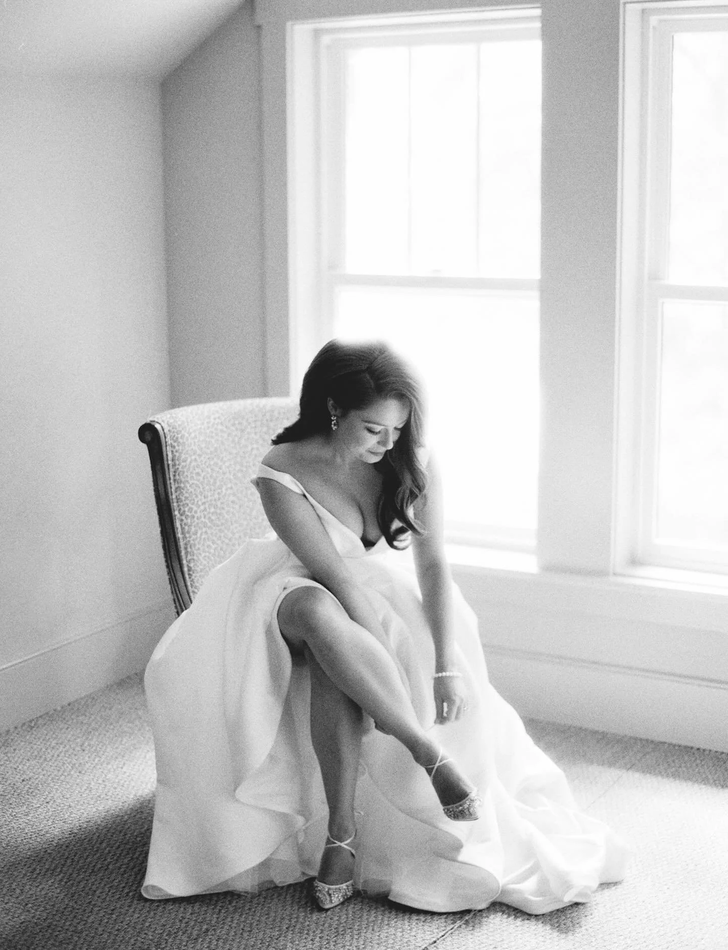 💫 Every detail tells a love story&hellip; and it begins here. 💫

Vendor Spotlight:
Bridal Beauty: @brushworx

💙 : Brushworx: Hair &amp; Makeup
👰 : Weddings | Engagements | Events
💻 : www.brushworx.net
✨ : Book your complimentary consultation: li