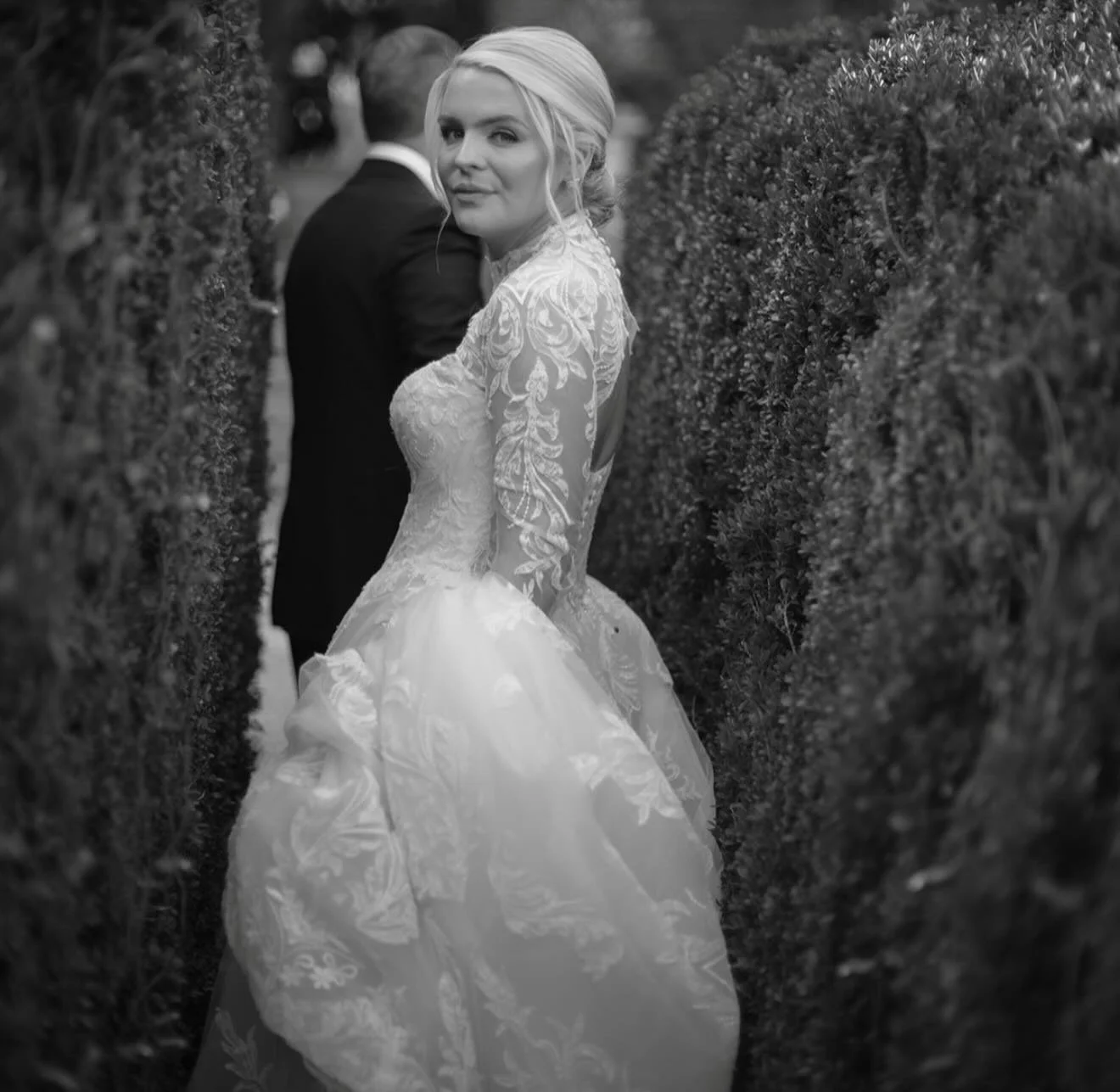 A timeless walk into forever.

Vendor Spotlight:
Photography: @kaiya.rachelpourchierphoto @rachelpourchierphoto
Bridal Beauty: @brushworx
Event Planner: @evermorewed
Venue: @barnsleyresort

💙 Brushworx: Hair &amp; Makeup
👰 Weddings | Engagements | 