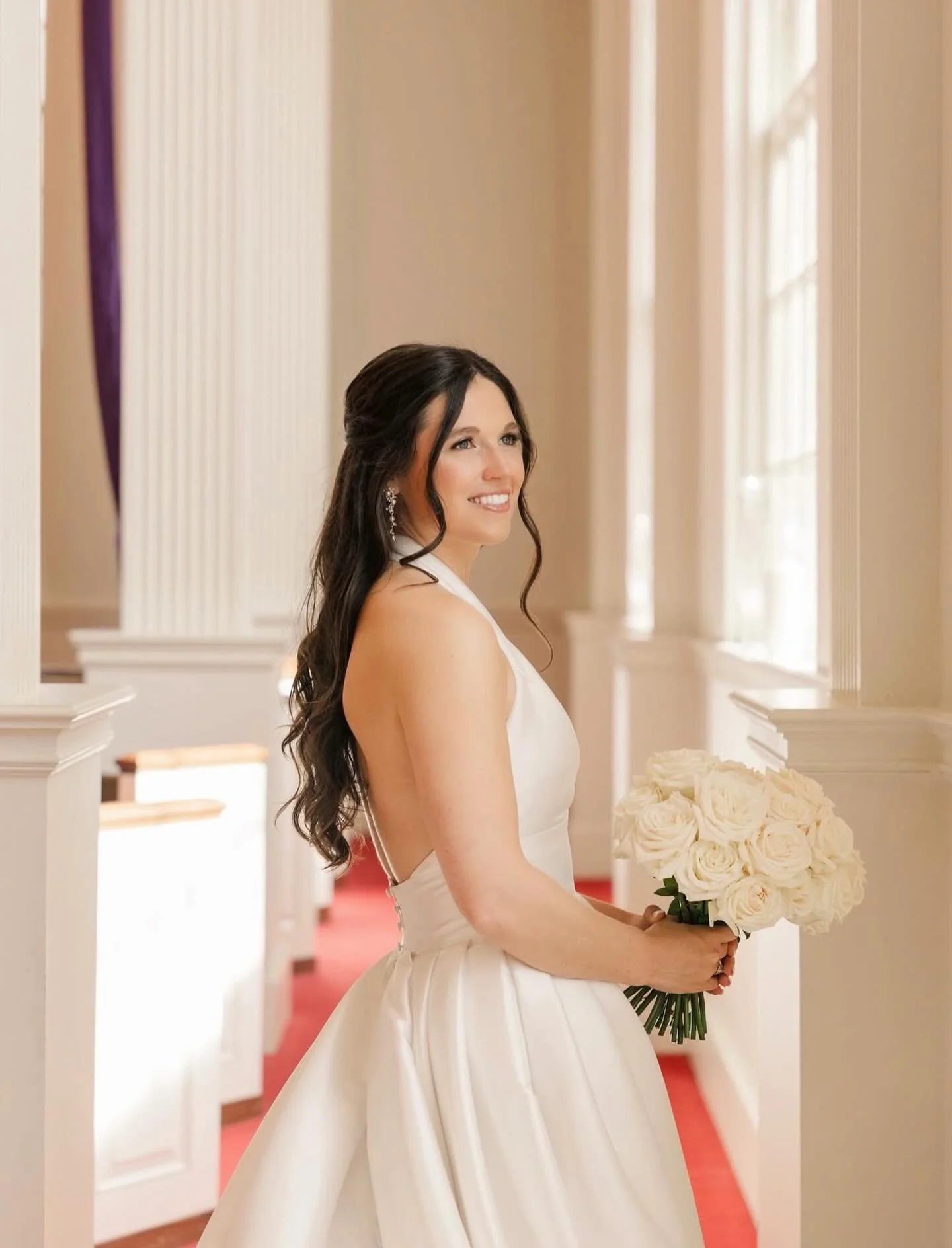 Forever starts with moments like this 🤍

Vendor Spotlight: 
Photography: @macyoconnellphoto 
Bridal Beauty: @mimikuangbridalartistry 
Venue: @tpcsugarloafevents 
Events: @everlastingeleganceevents 

💙: Brushworx: Hair &amp; Makeup 
👰&zwj;♀️: Weddi