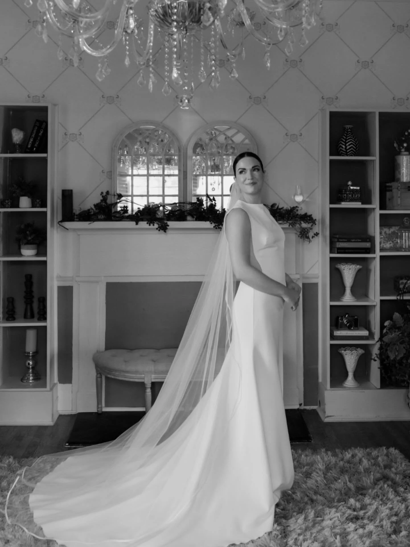 Grace in every detail, a moment that feels effortlessly timeless ✨

Vendor Spotlight:
Photography: @rachelcasephotography
Bridal Beauty: Hair &amp; Makeup
Planner: @h2occasions
Venue: @waterfallclub @waterfallclubweddingsandevents

💙 Brushworx: Hair