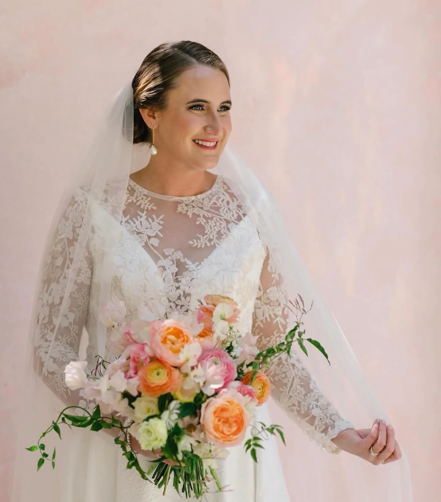 A smile that says it all!

Vendor Spotlight:
Photography: @meganwallachphotography 
Bridal Beauty: @brushworx 
Venue: @cathedralctk 

💙: Brushworx: Hair &amp; Makeup
👰🏼&zwj;♀️: Weddings | Engagements | Events
💻: www.brushworx.net
✨: Book your com