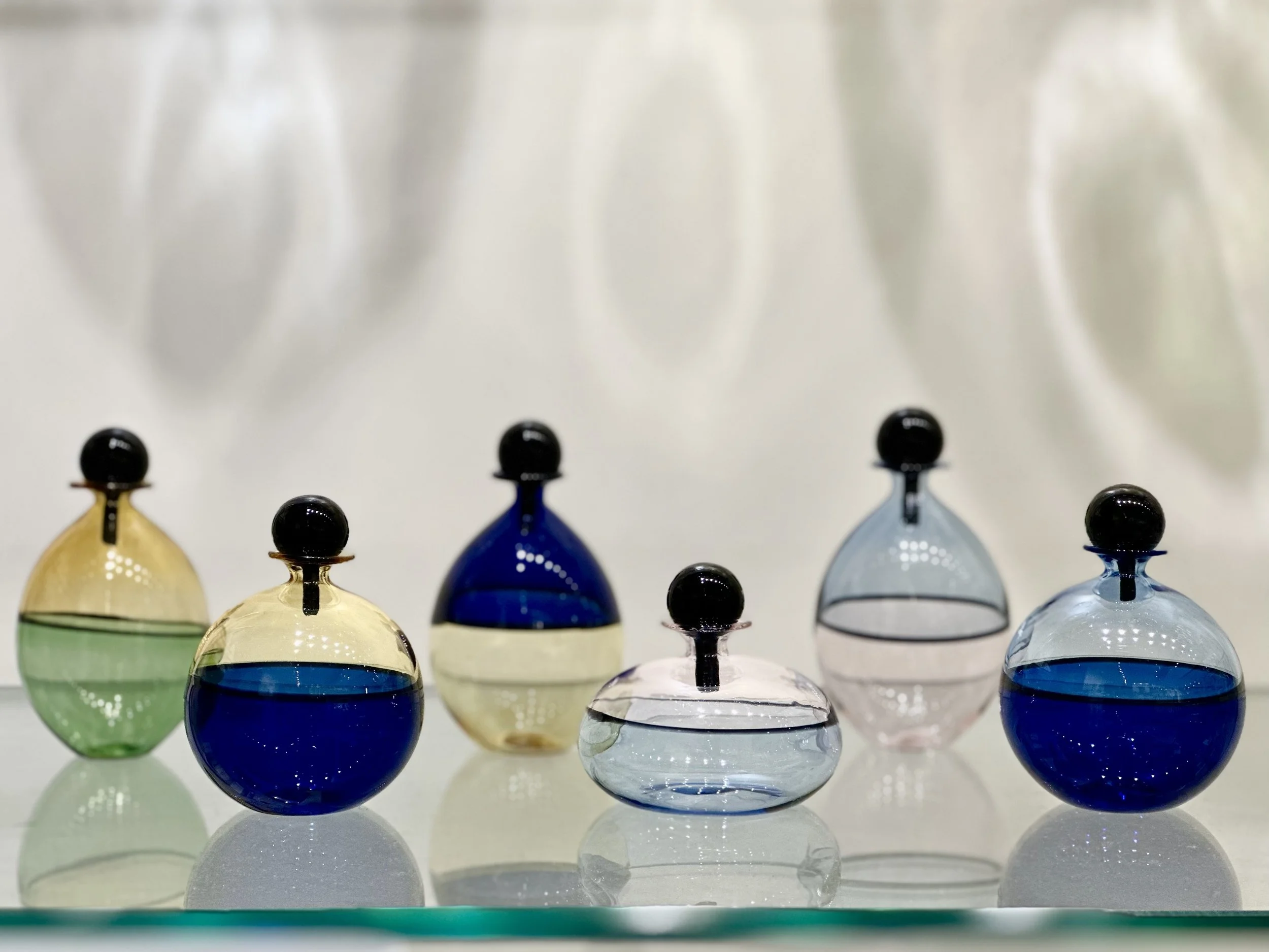 Bottigliette piccole €40,00
(contattarci per la disponibilità dei colori)