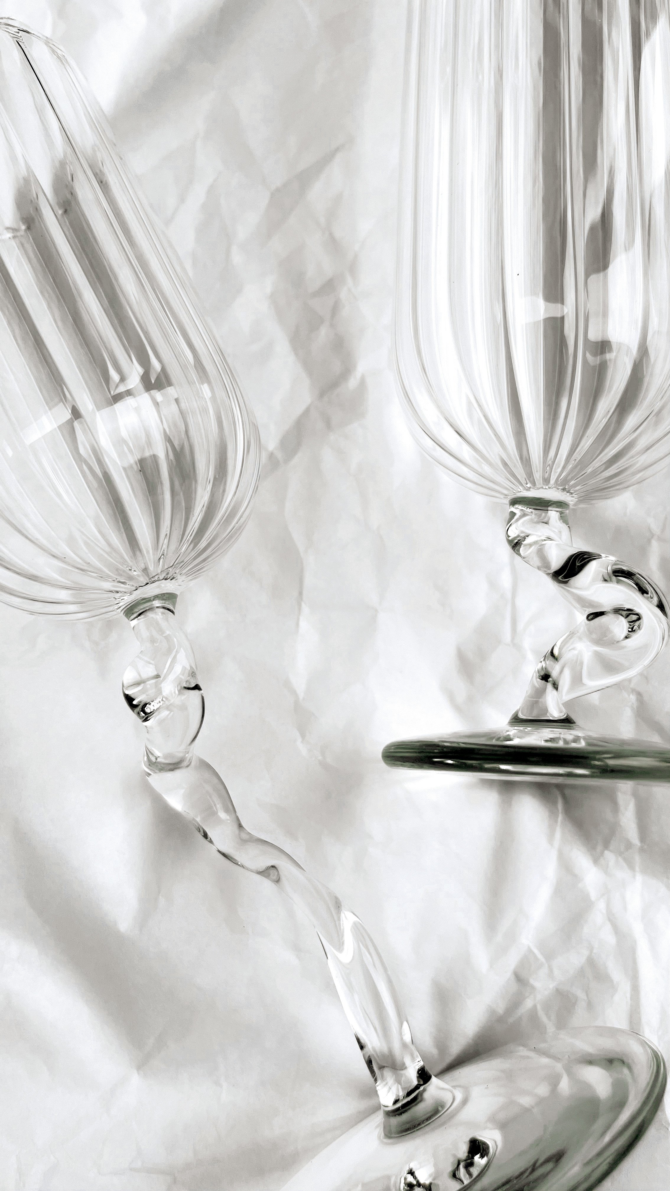 2024_S2_RIBBON_ChampagneFlutes_Setof2_AlexandraDenat_03.jpg