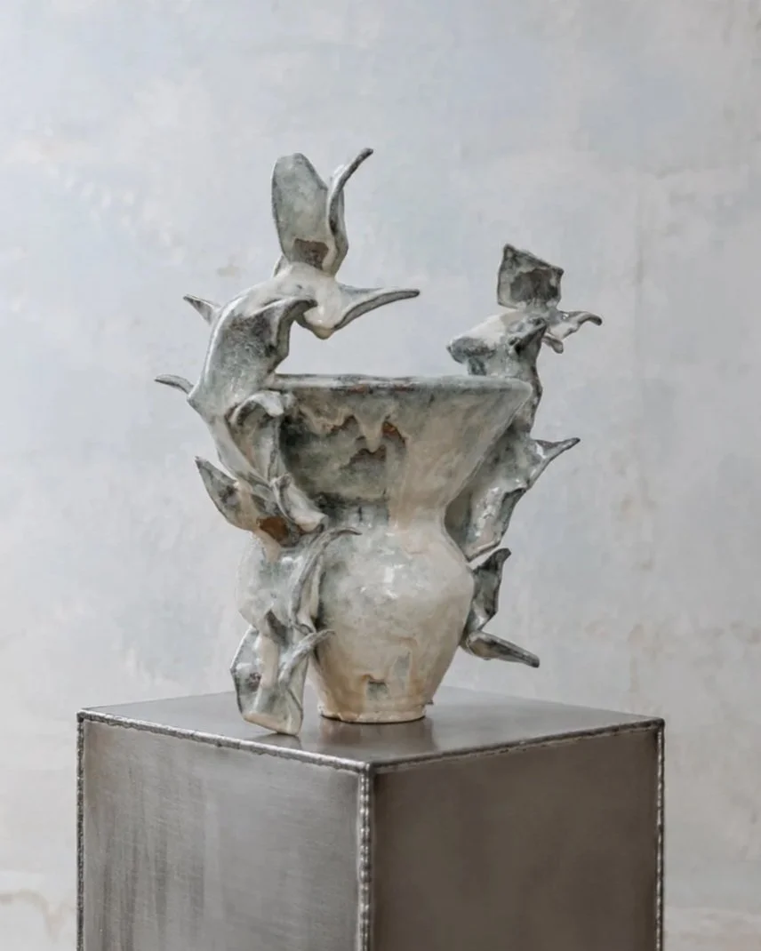 Vine Relic Vase - Fig no.1