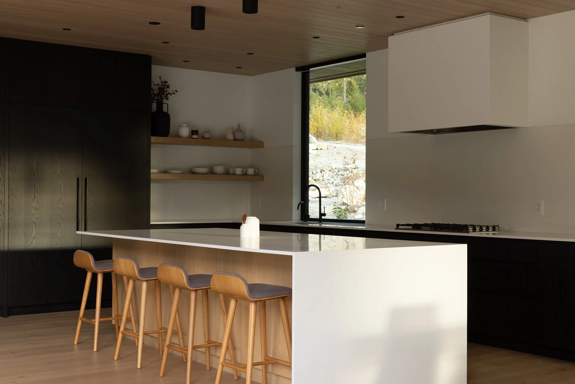 9257 kitchen (2).jpg