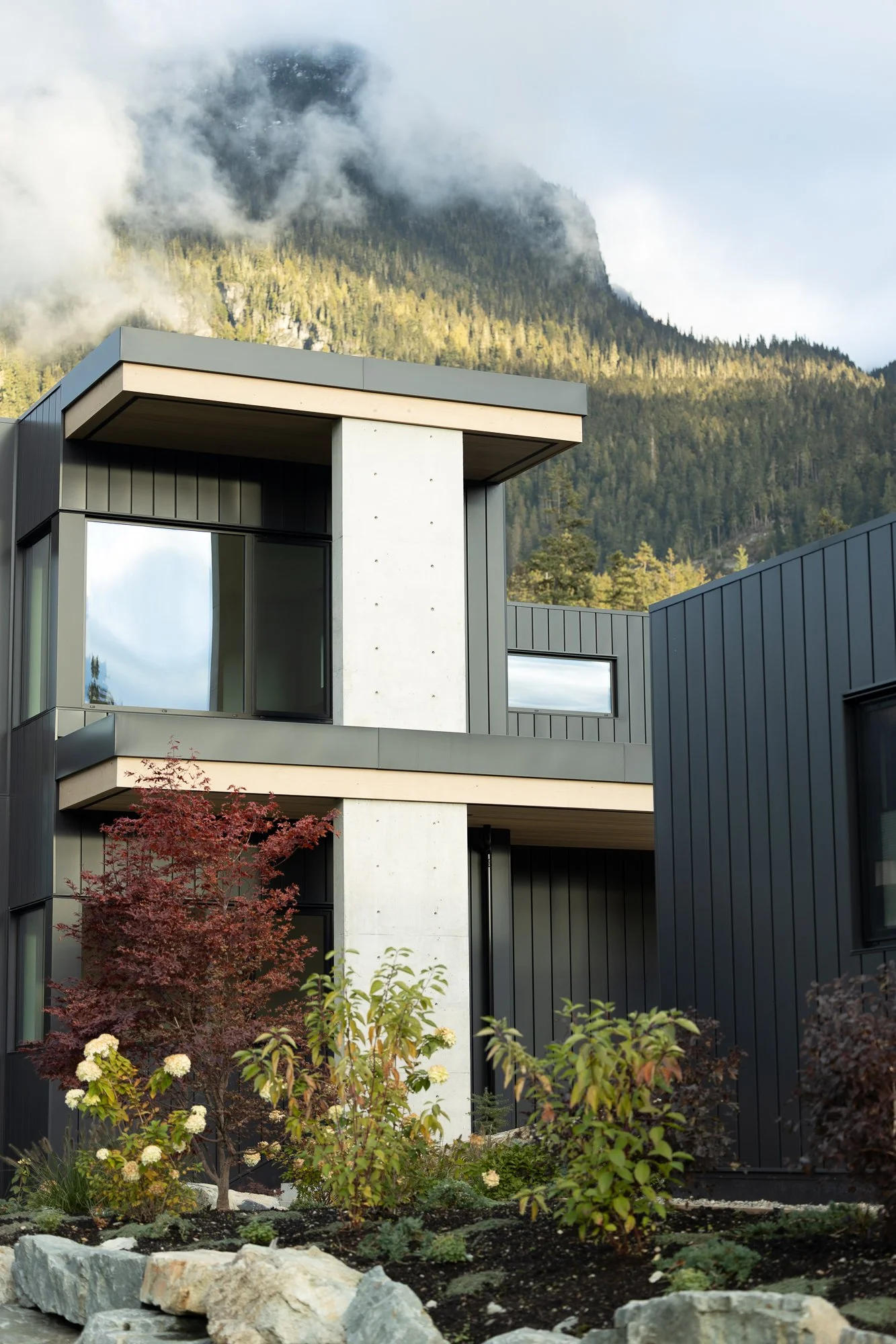 9257 garden house and mountains.jpg