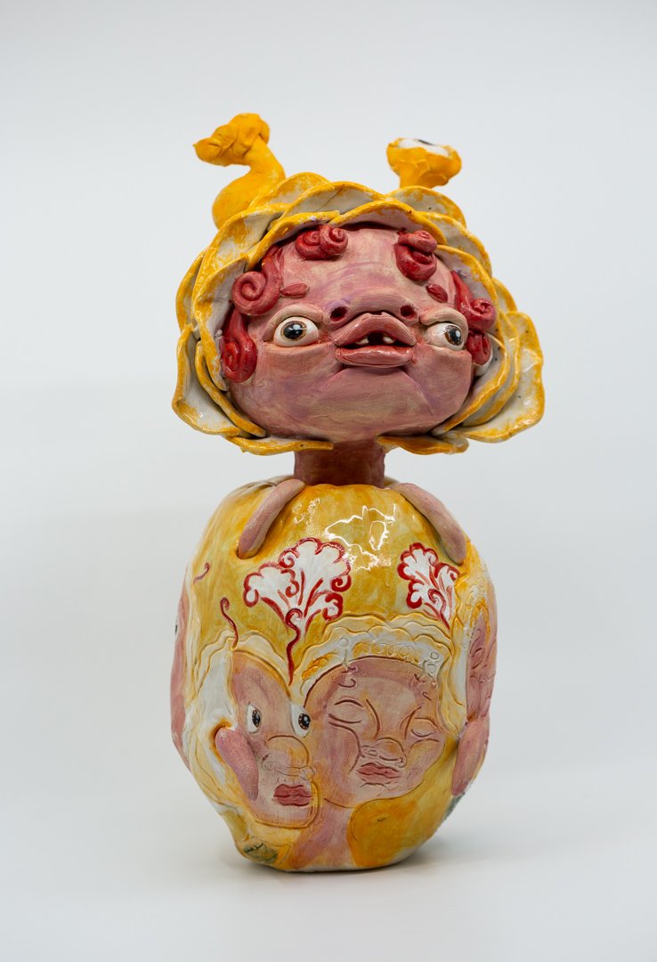 Flower
Porcelain and amaco underglazes
Coil built 
Mid-range Cone 6 (1220°C) 
30 x 15 x 13 cm 
2026 
