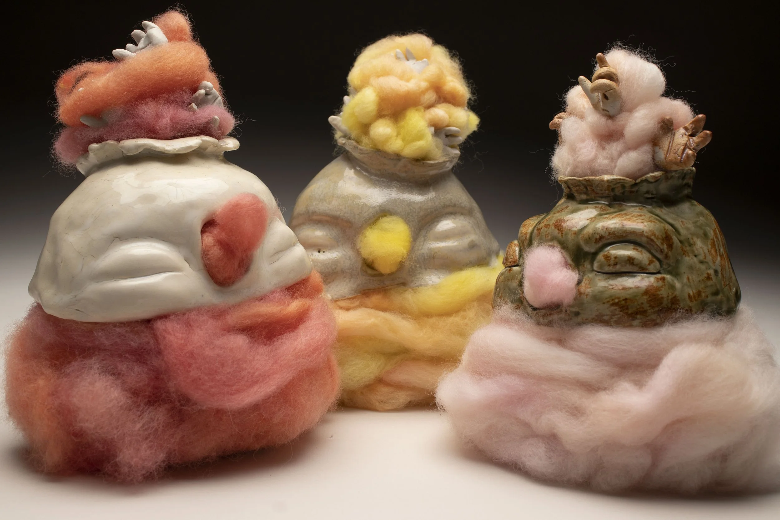 Don't Think Do.

Stoneware, dyed wool
13 x 8 x 8 cm
2023