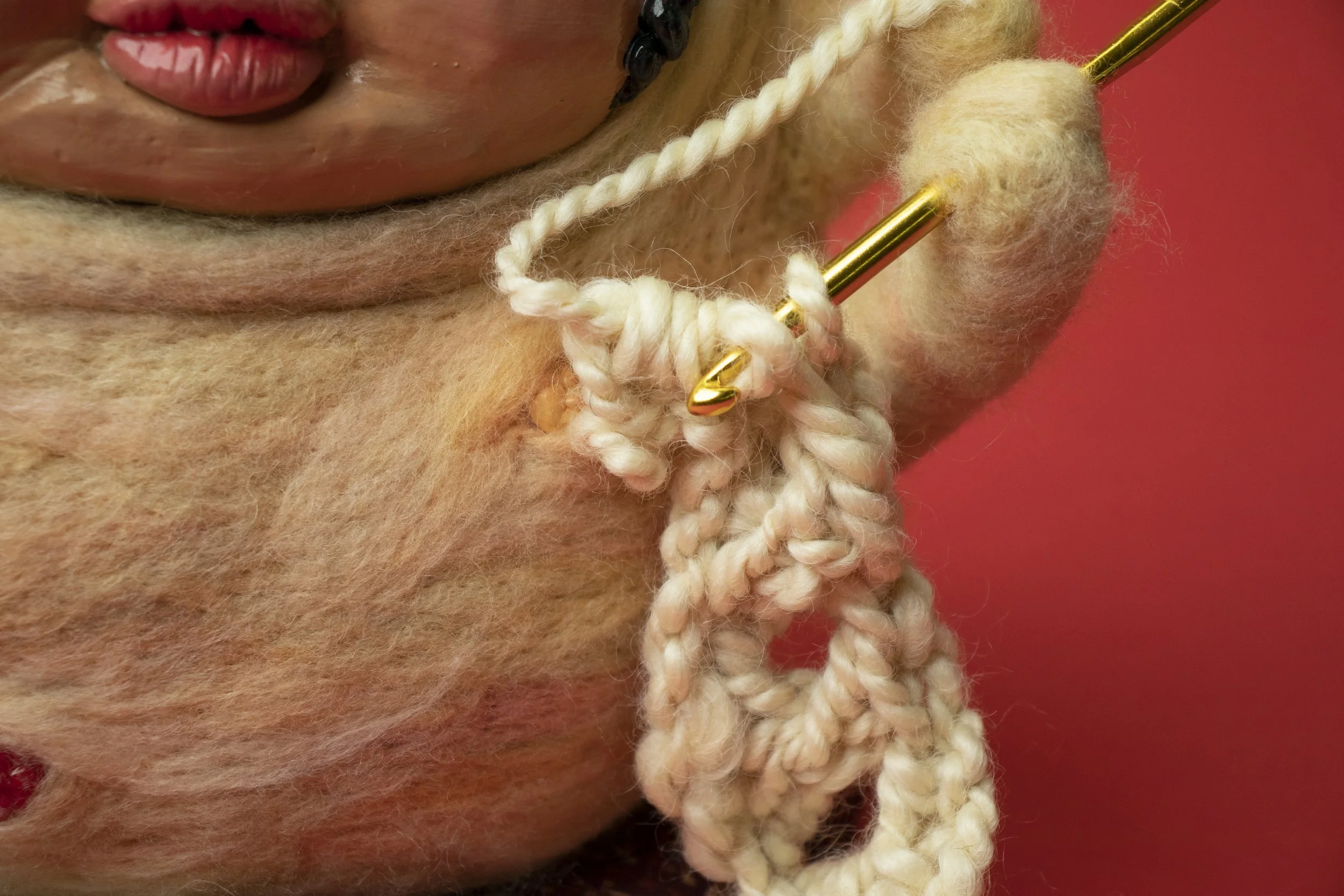 Growing Natural Pivot.

Polymer clay, dyed merino wool, handspun yarn, knitting needles, crochet hook, on wood 
25 x 23 x 17 cm 
2023