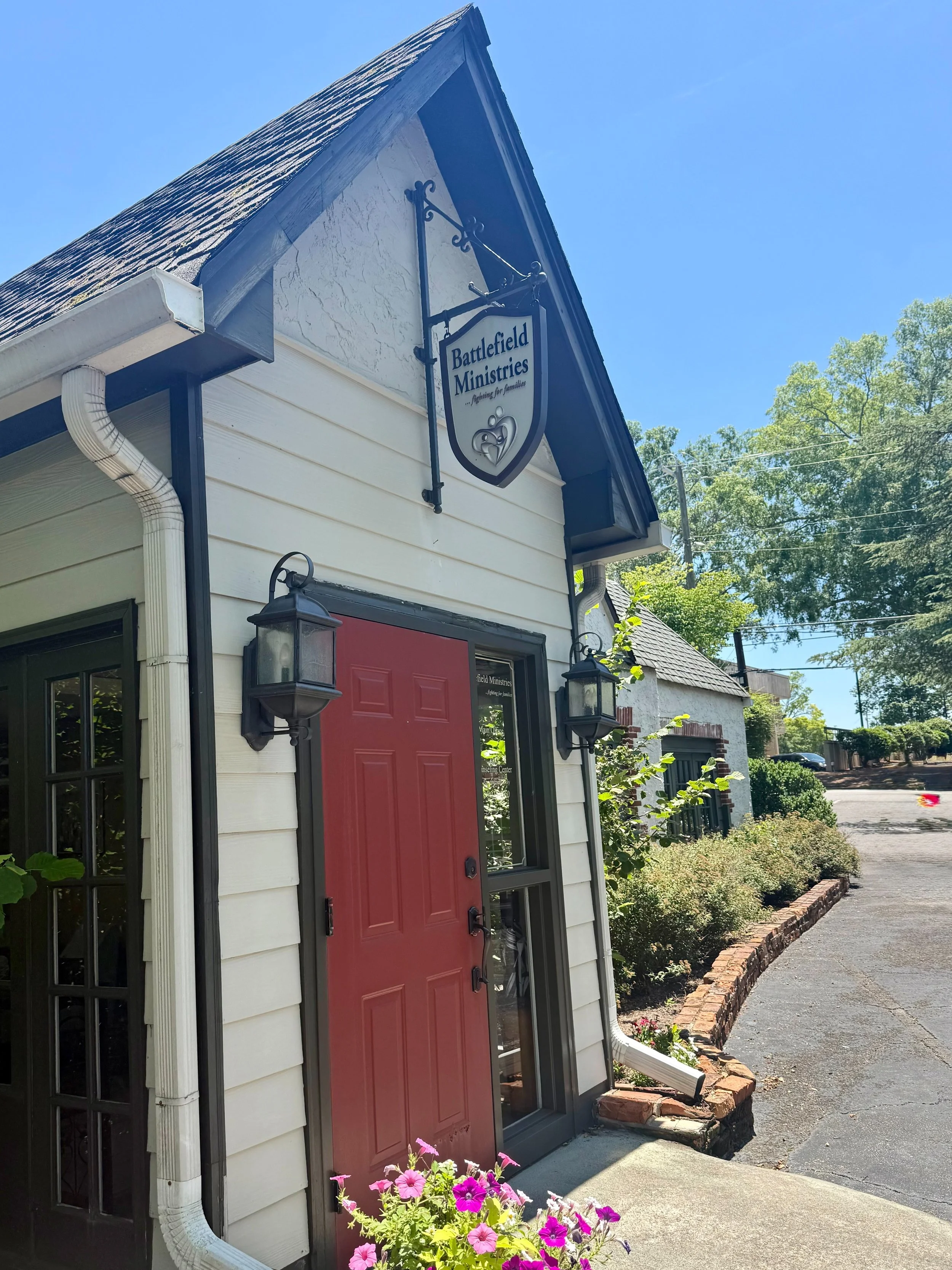 Access to support when life becomes difficult can make a real difference in the lives of our neighbors.

Through a recent Community Foundation grant, Battlefield Ministries helped make counseling more affordable for local individuals and families thr