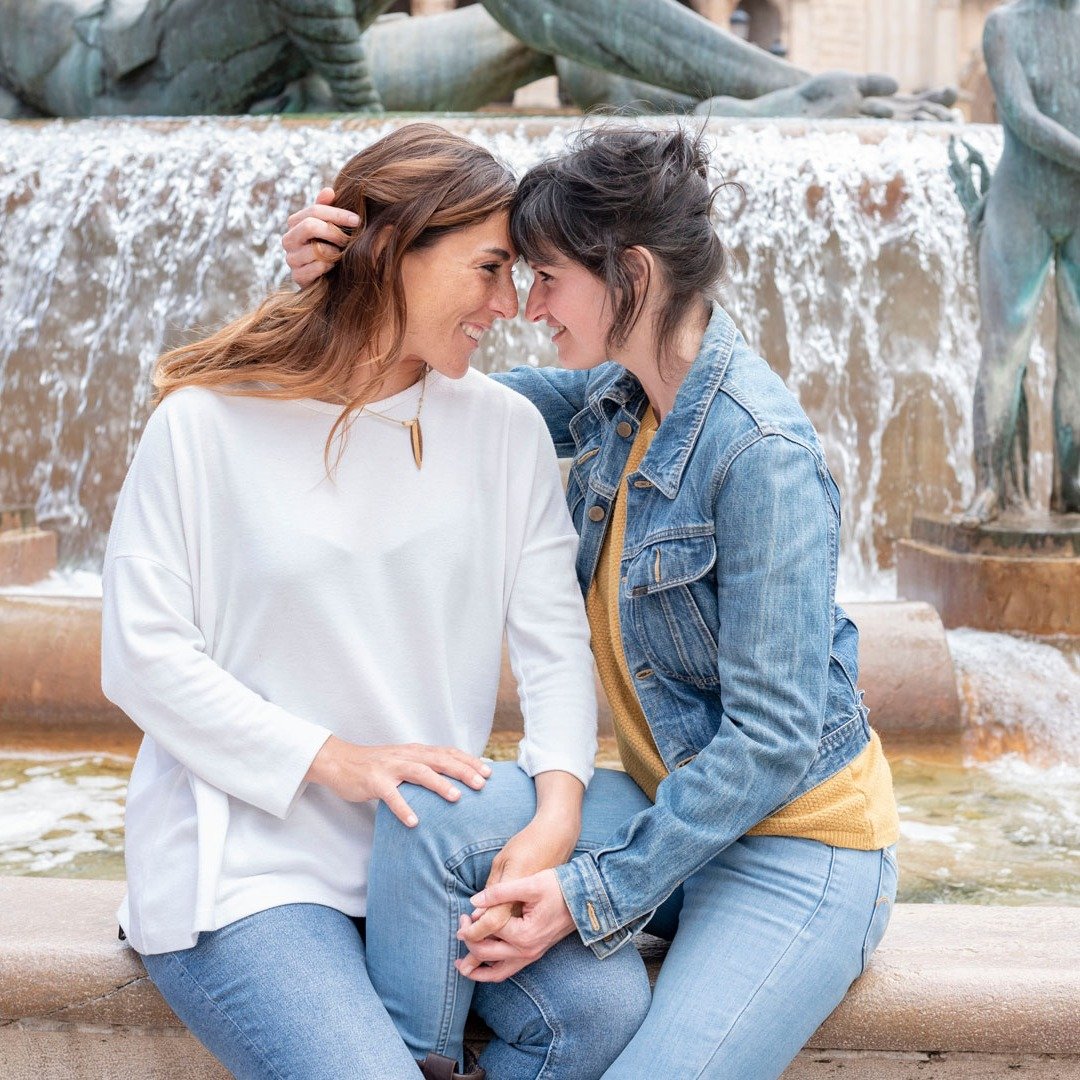 A splash of history and a whole lot of love 💙 Finding magic in every moment together&mdash;right in the heart of Valencia.

#VacationPhotography #ValenciaVibes #RomanticGetaway #TravelCouples #PlazaDeLaVirgen #ValenciaViews #WanderlustMoments #LoveI