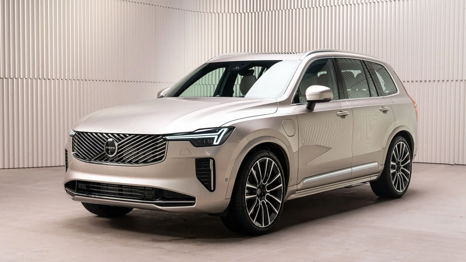 2025 Volvo XC90 Recharge