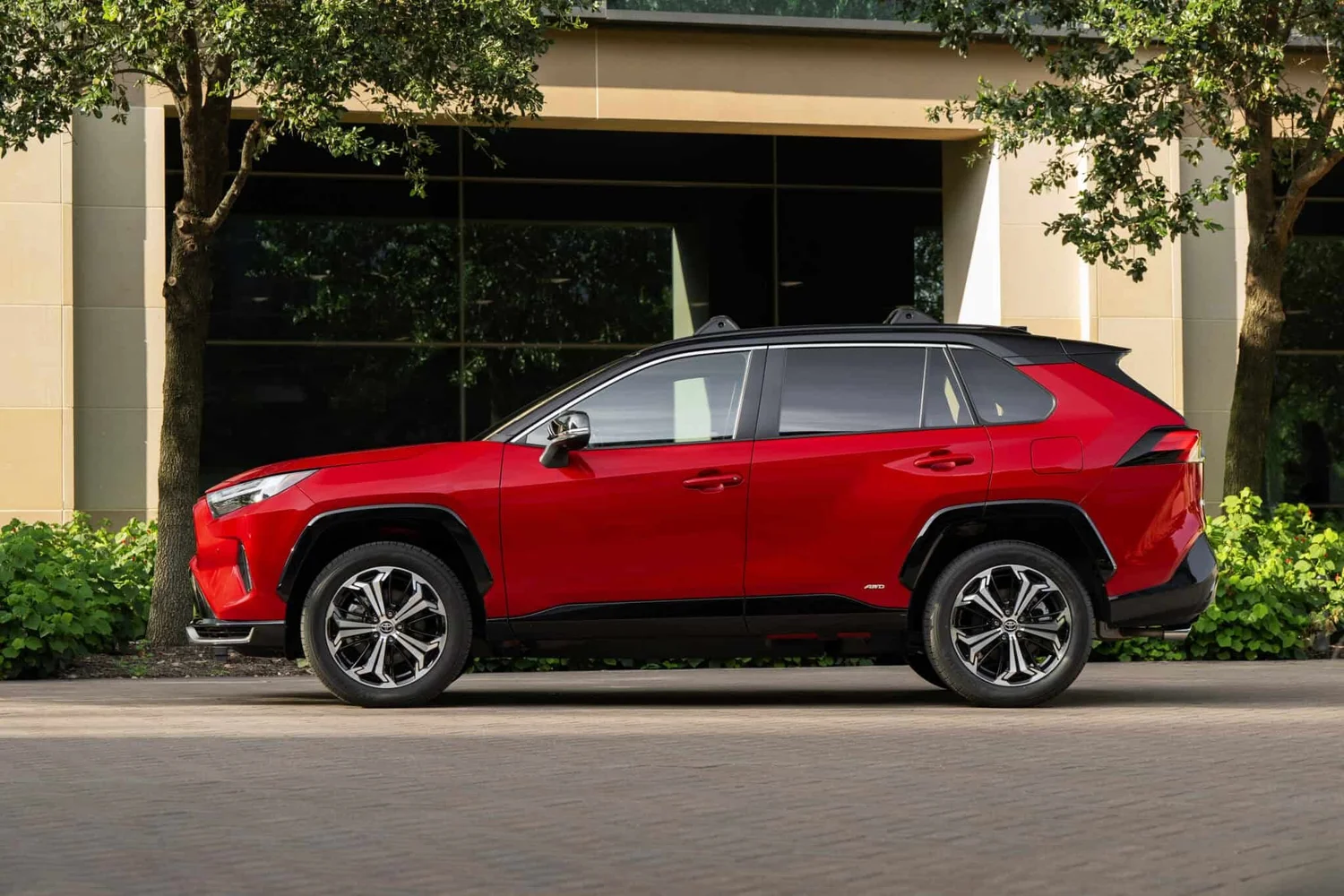 2025 Toyota RAV4 PHEV