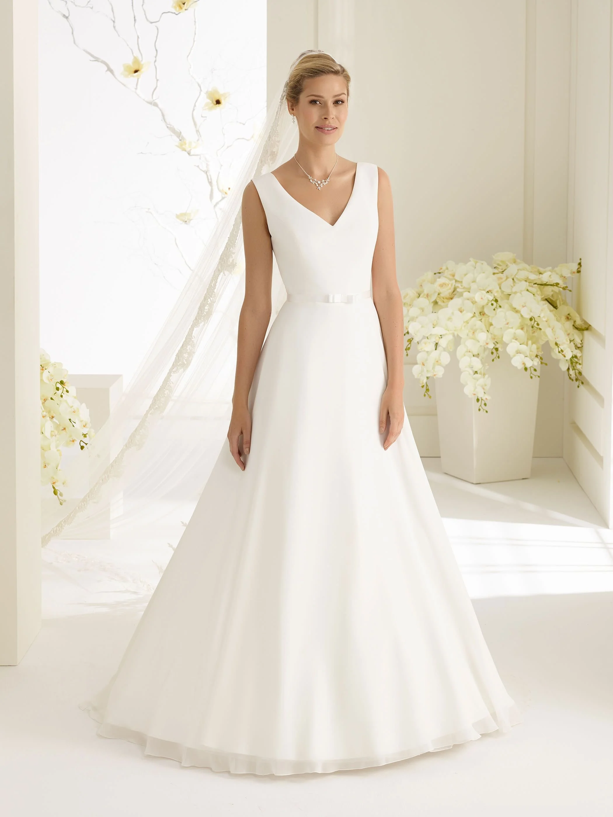 dalila_conf_biancoevento_dress_01_9.jpg
