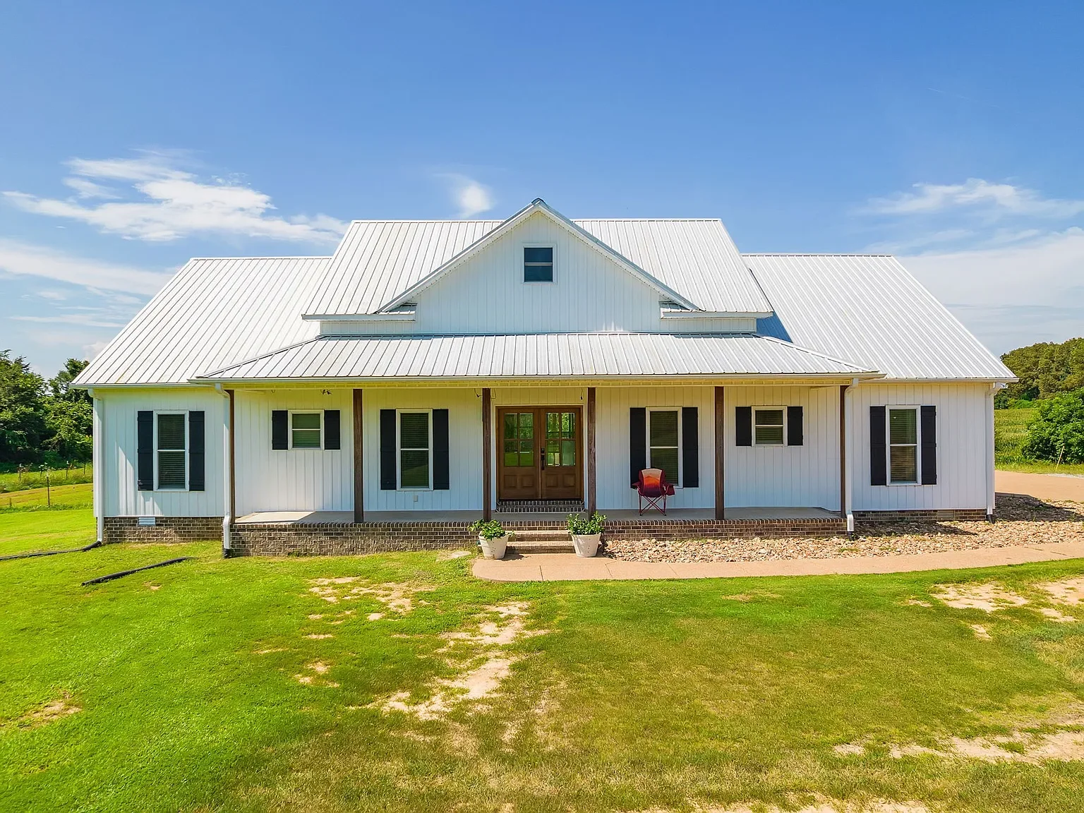Peaceful Modern Farmhouse on 16 Acres Hits the Market in Humboldt, TN